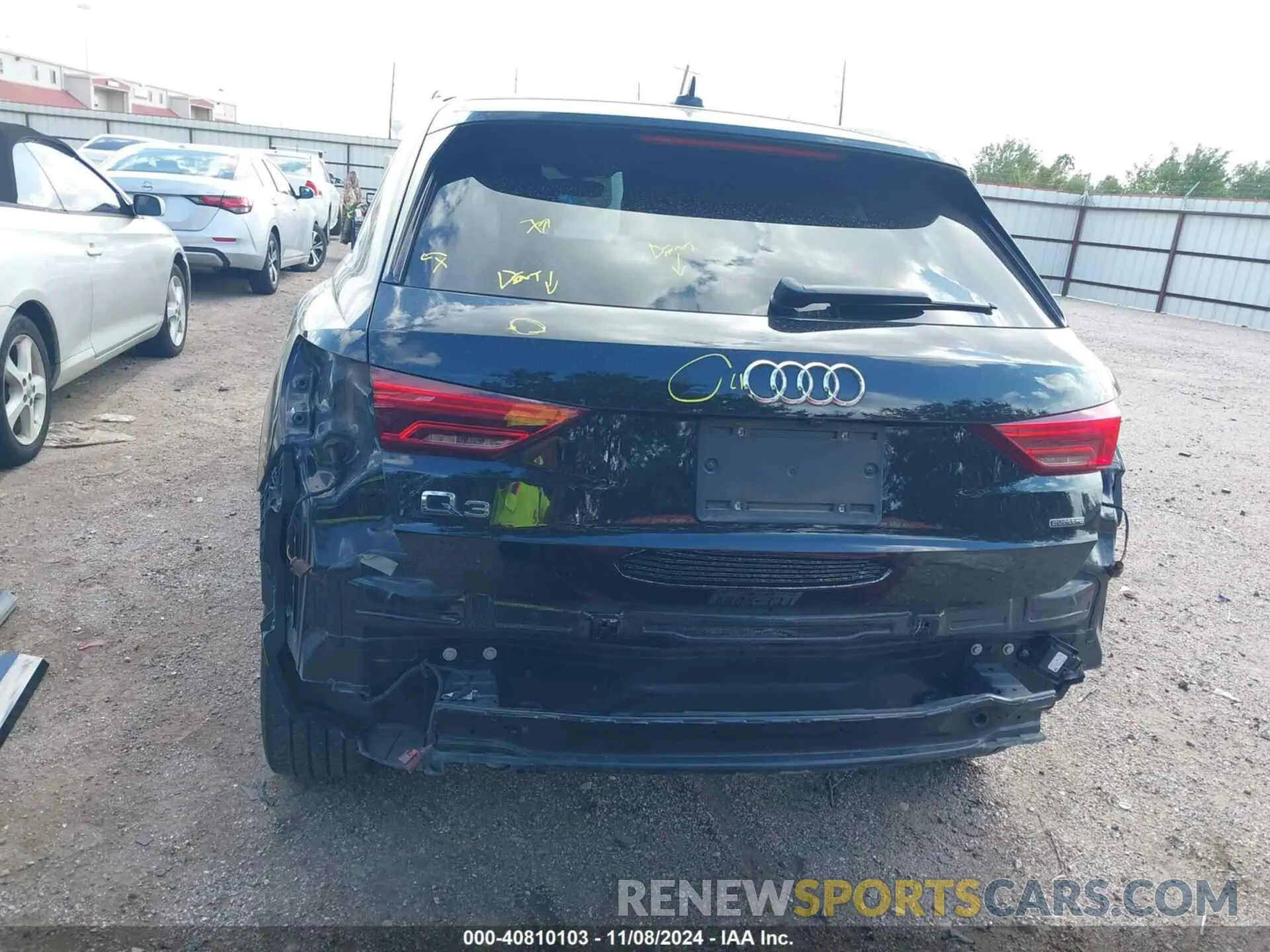 17 Photograph of a damaged car WA1BUCF35M1086383 AUDI Q3 2021