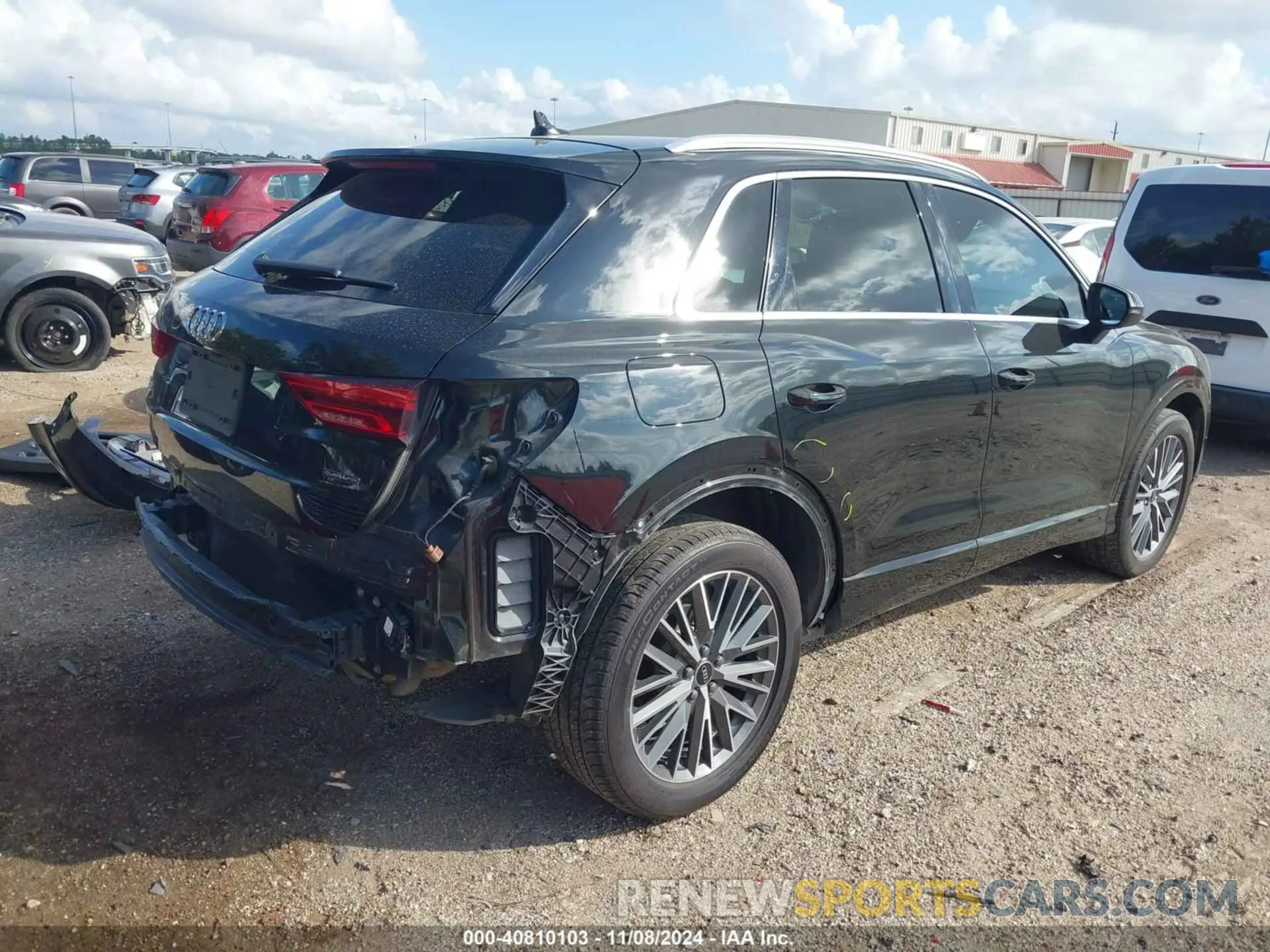 4 Photograph of a damaged car WA1BUCF35M1086383 AUDI Q3 2021