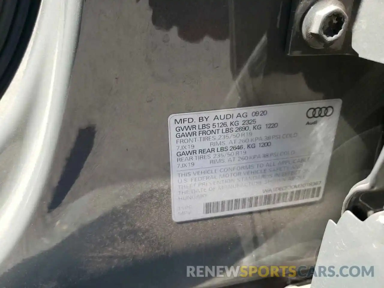 10 Photograph of a damaged car WA1DECF30M1018367 AUDI Q3 2021