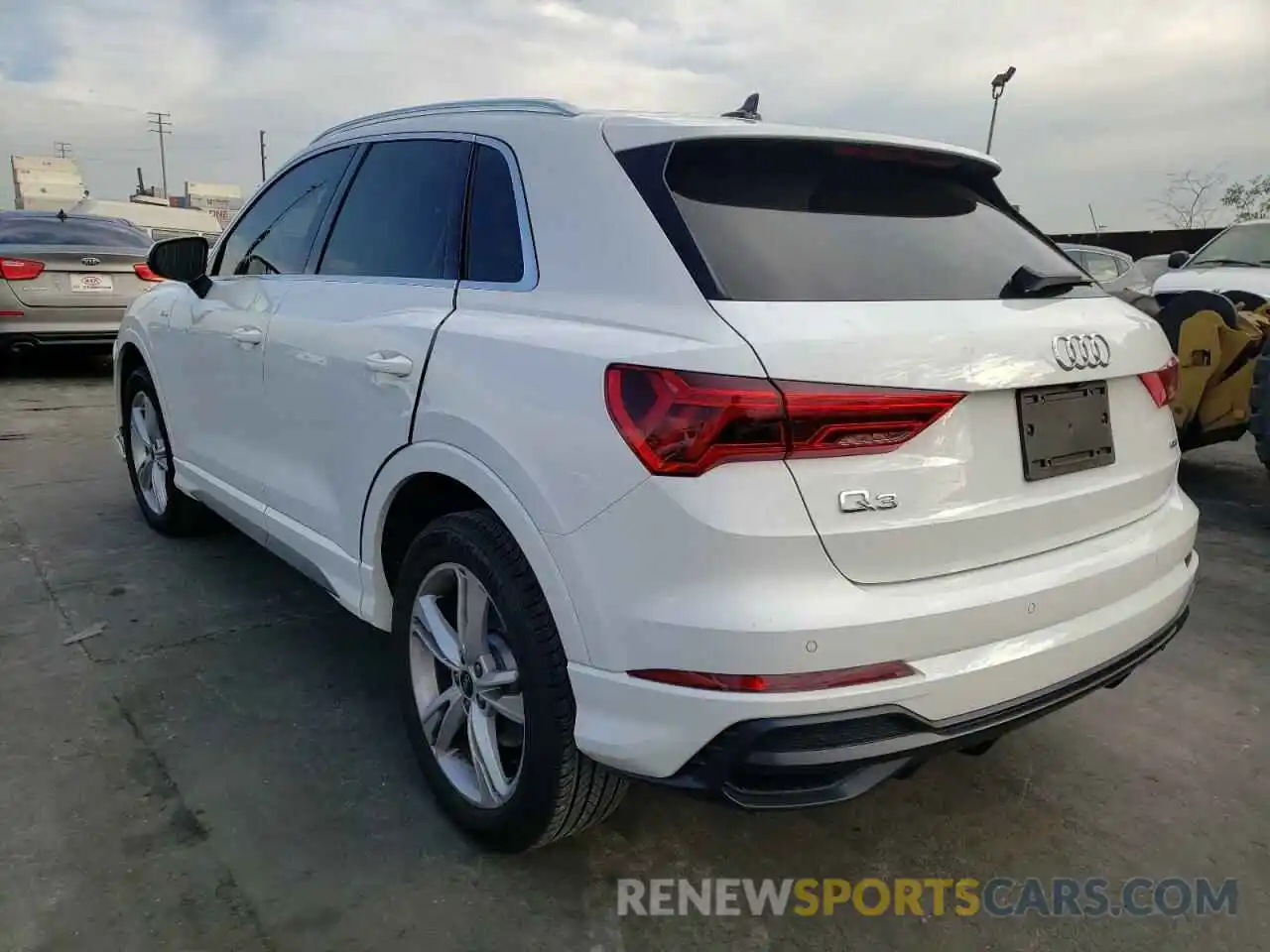 3 Photograph of a damaged car WA1DECF30M1029384 AUDI Q3 2021