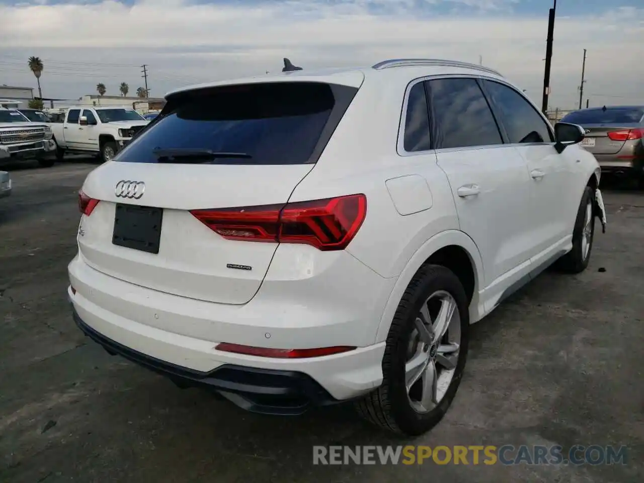 4 Photograph of a damaged car WA1DECF30M1029384 AUDI Q3 2021