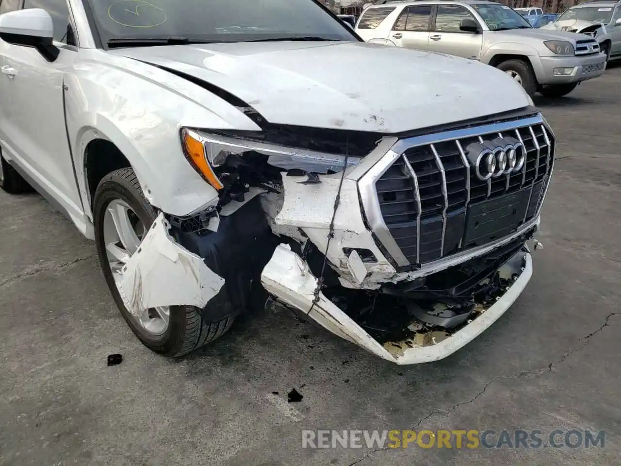 9 Photograph of a damaged car WA1DECF30M1029384 AUDI Q3 2021