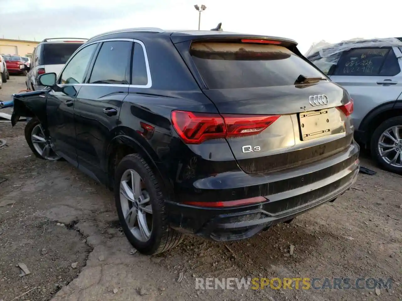 3 Photograph of a damaged car WA1DECF30M1040000 AUDI Q3 2021