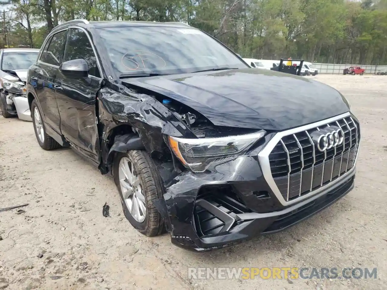 1 Photograph of a damaged car WA1DECF30M1100650 AUDI Q3 2021