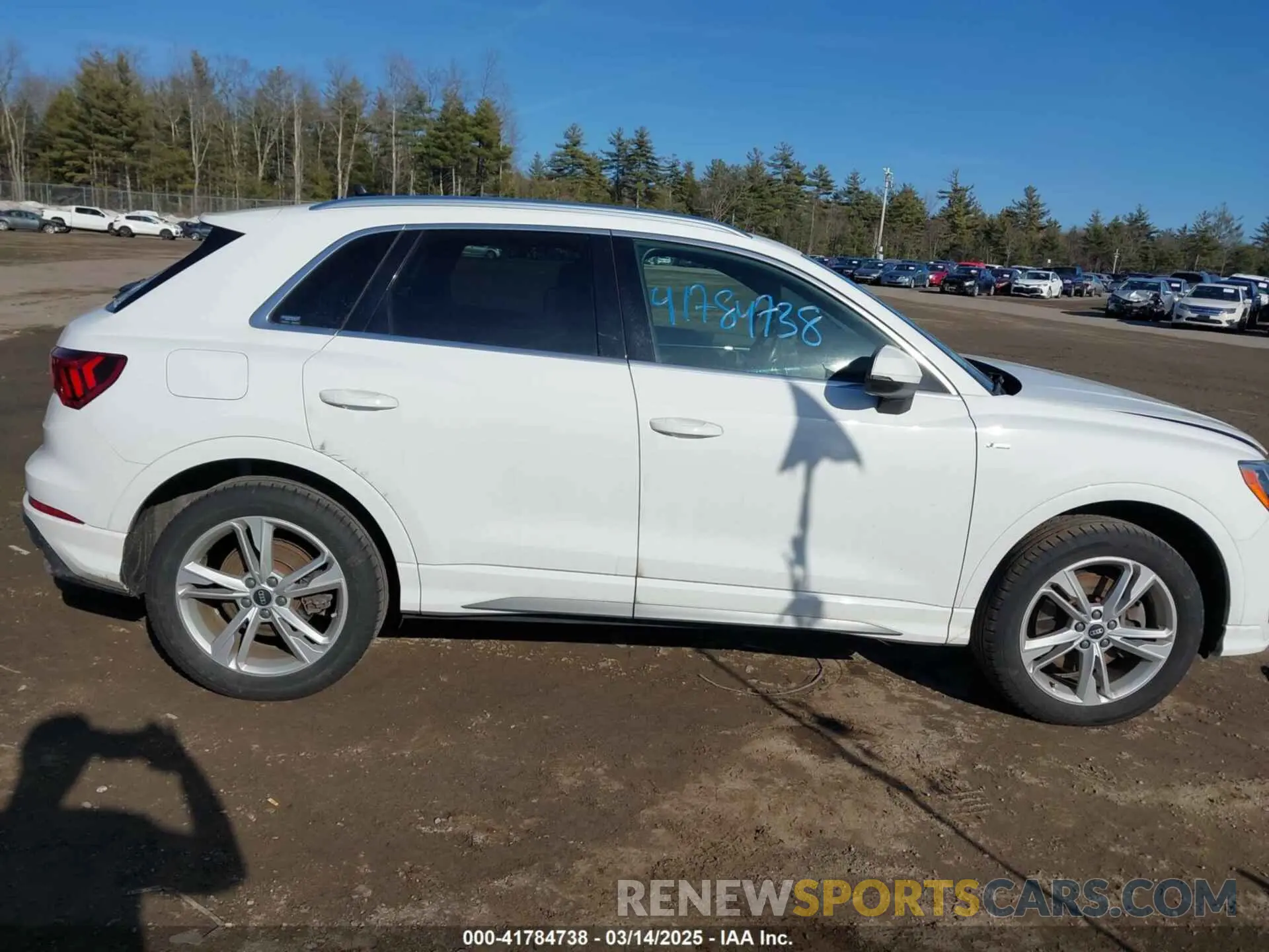14 Photograph of a damaged car WA1DECF30M1118517 AUDI Q3 2021