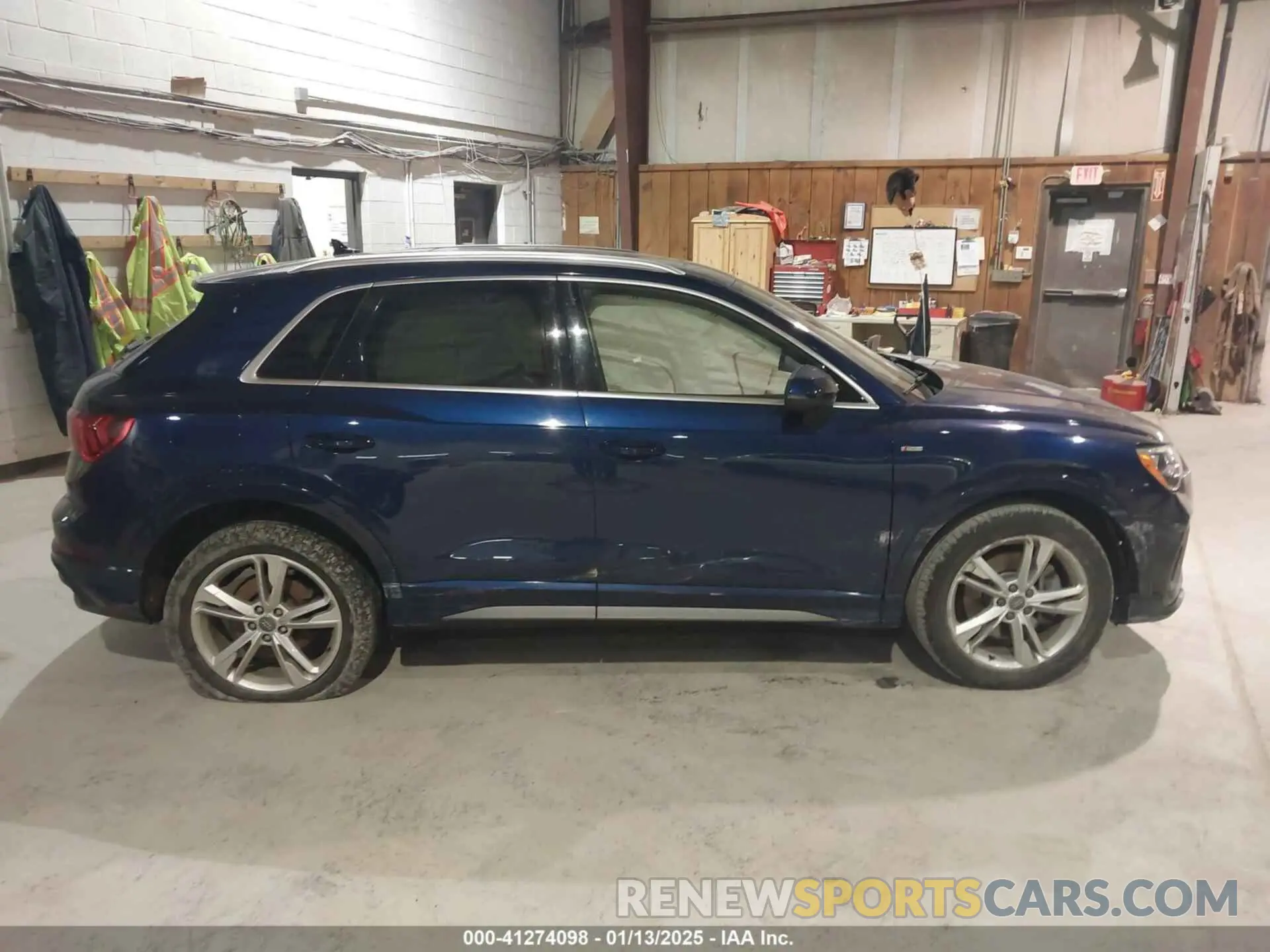 13 Photograph of a damaged car WA1DECF31M1011315 AUDI Q3 2021