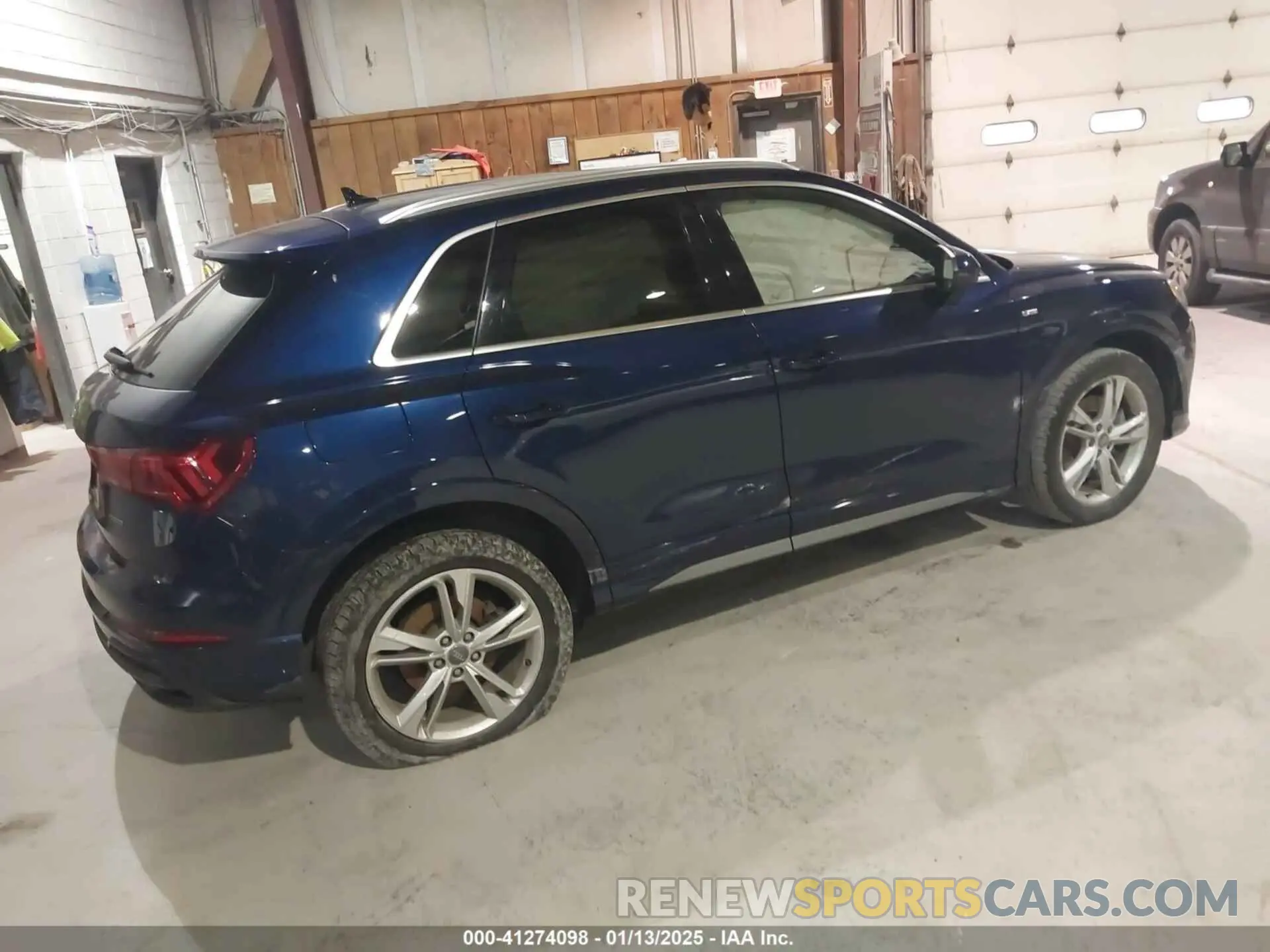 4 Photograph of a damaged car WA1DECF31M1011315 AUDI Q3 2021