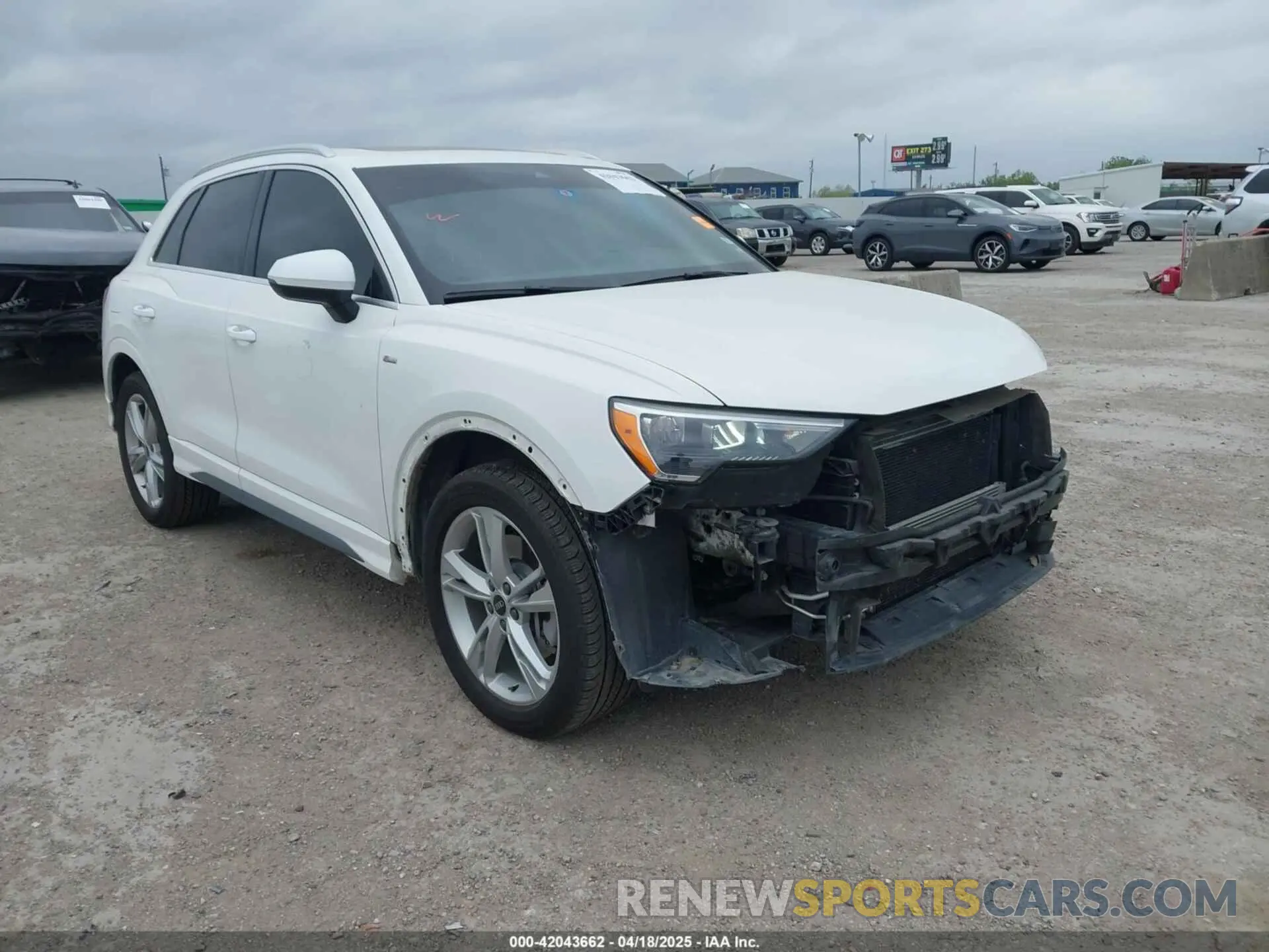 1 Photograph of a damaged car WA1DECF31M1024386 AUDI Q3 2021