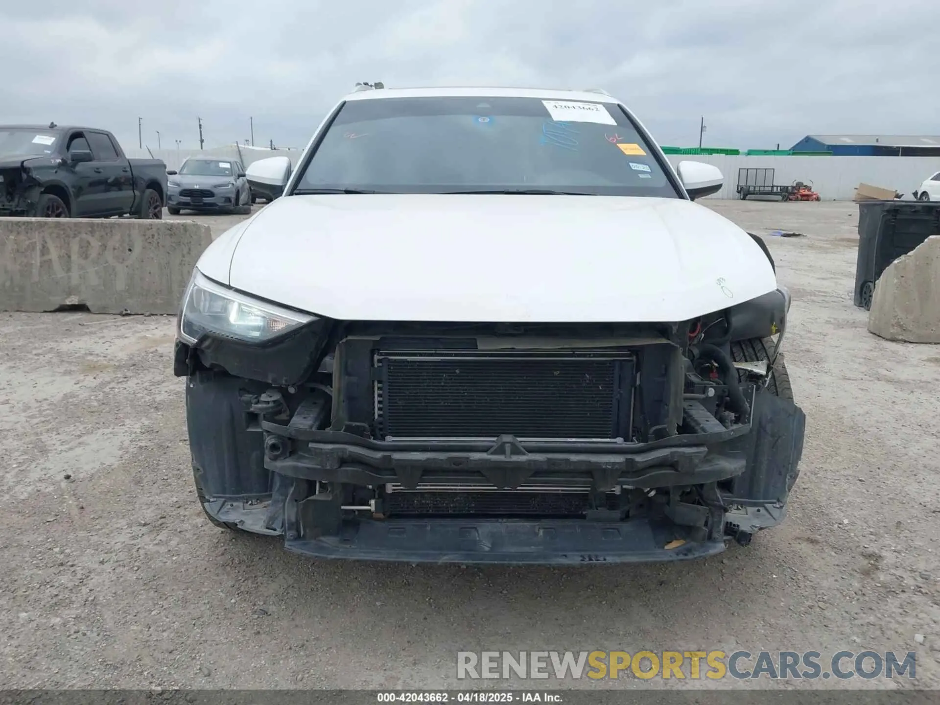 12 Photograph of a damaged car WA1DECF31M1024386 AUDI Q3 2021