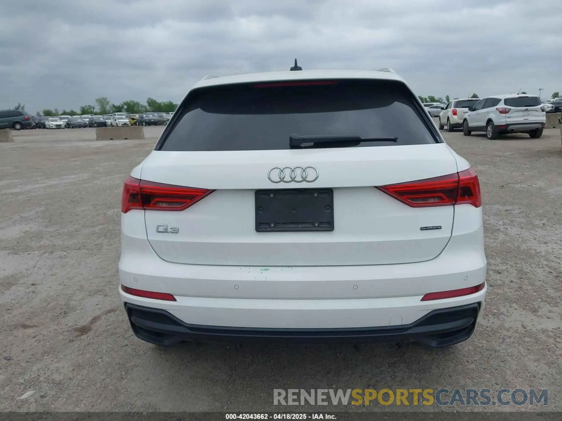 16 Photograph of a damaged car WA1DECF31M1024386 AUDI Q3 2021