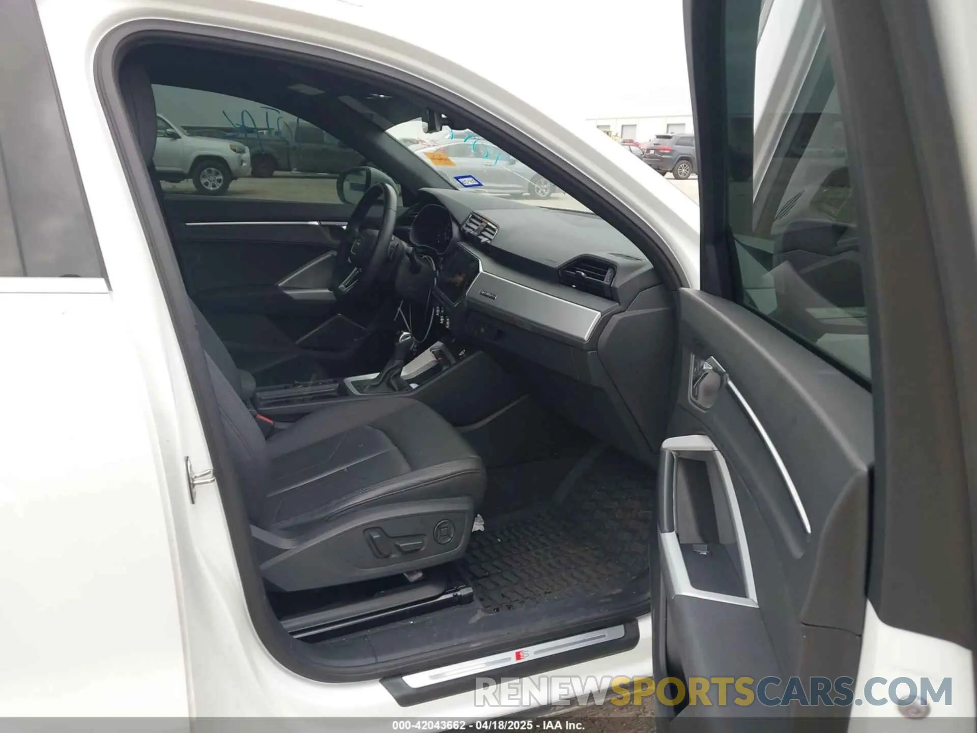 5 Photograph of a damaged car WA1DECF31M1024386 AUDI Q3 2021