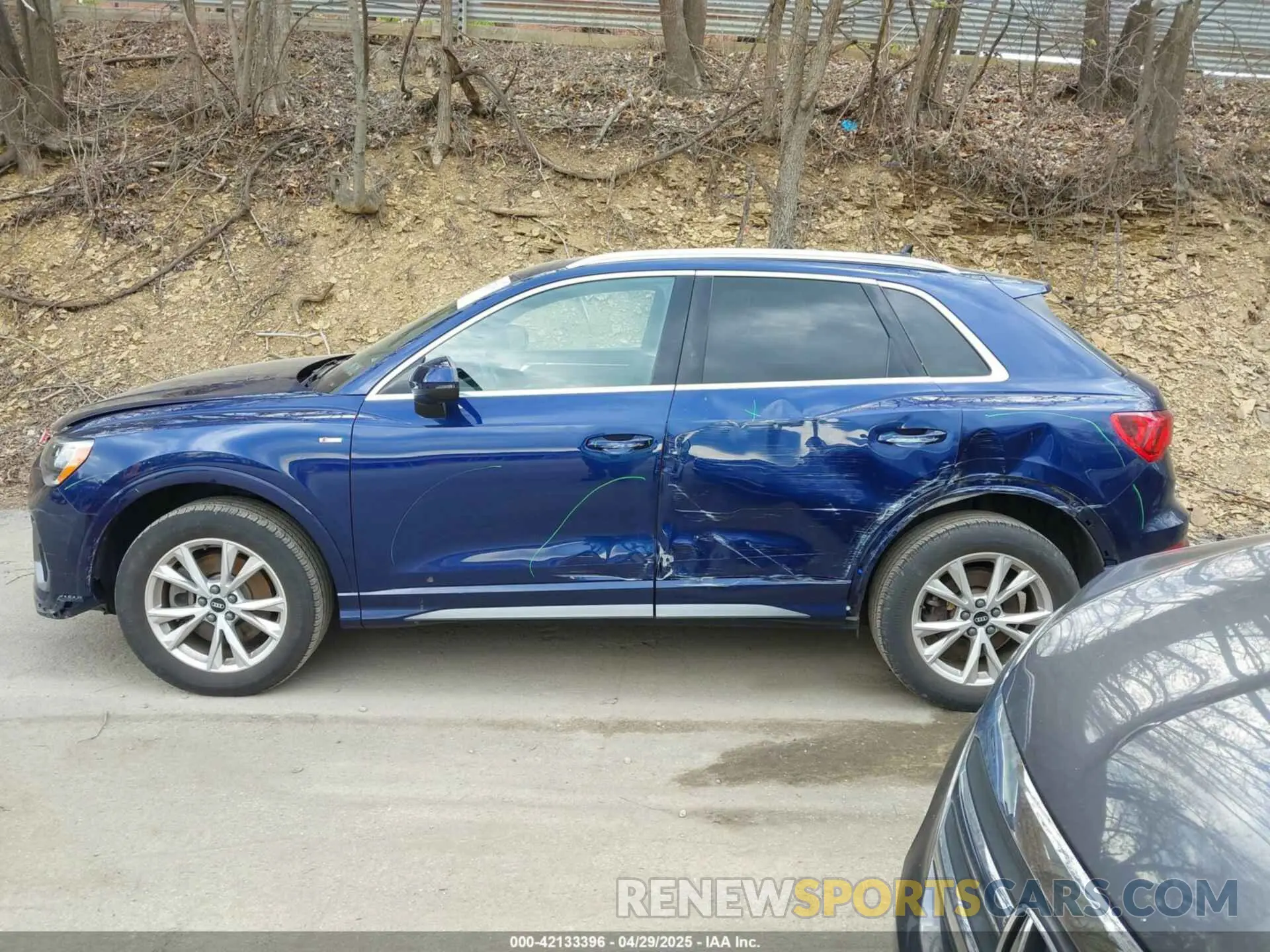 14 Photograph of a damaged car WA1DECF31M1031368 AUDI Q3 2021