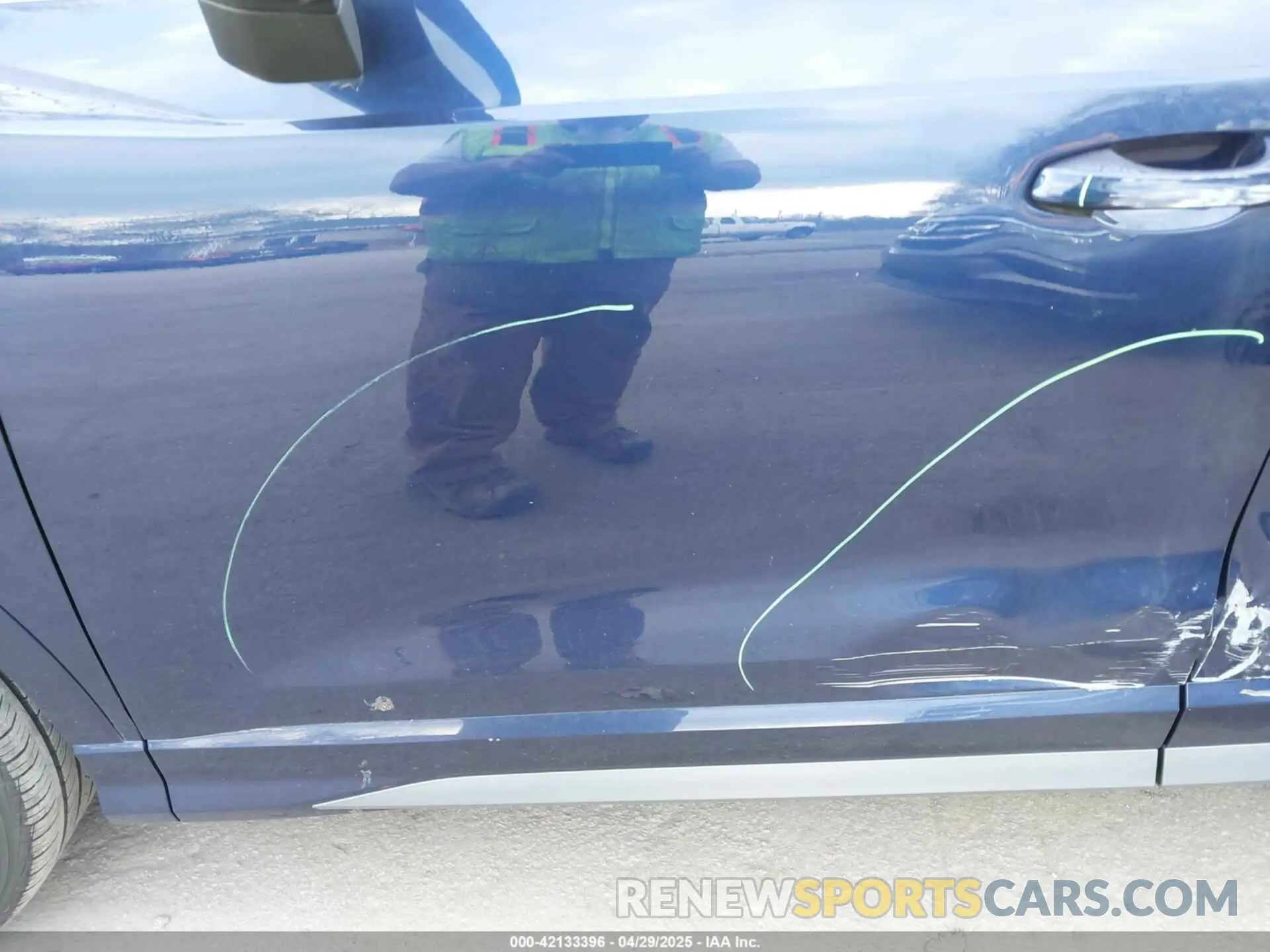 17 Photograph of a damaged car WA1DECF31M1031368 AUDI Q3 2021