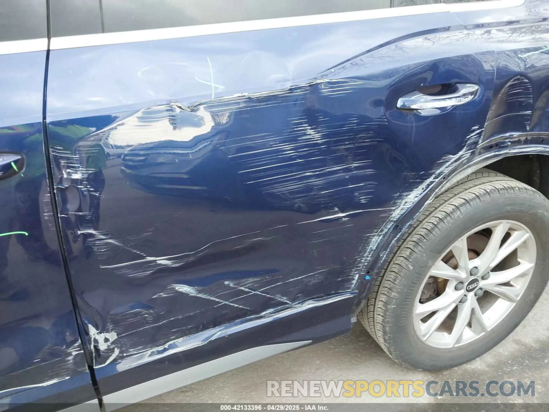 18 Photograph of a damaged car WA1DECF31M1031368 AUDI Q3 2021