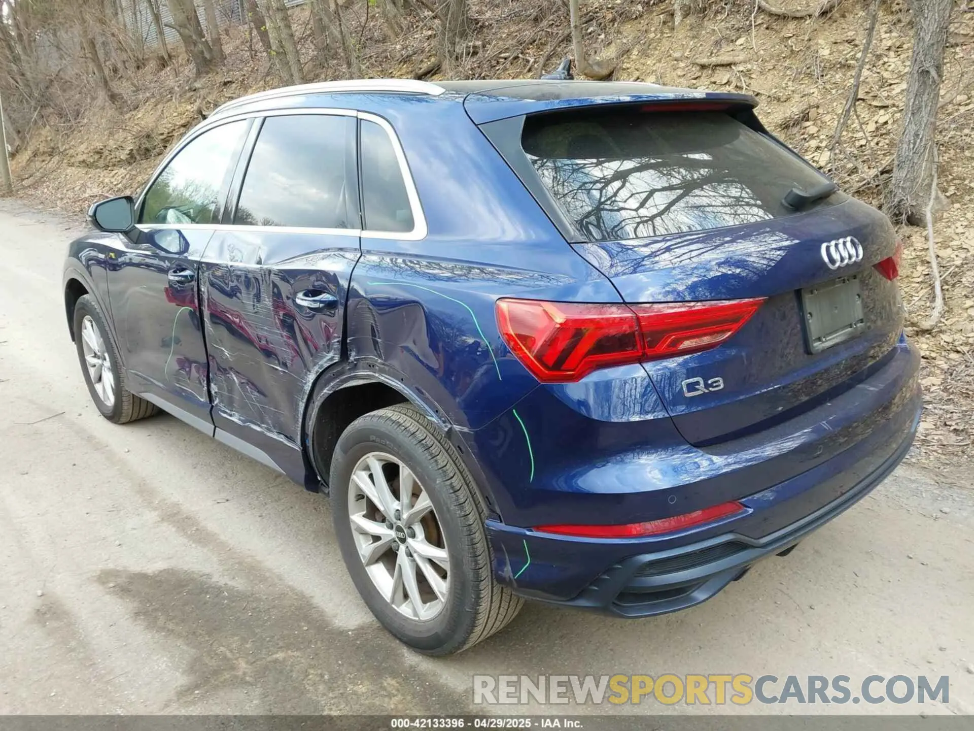 3 Photograph of a damaged car WA1DECF31M1031368 AUDI Q3 2021