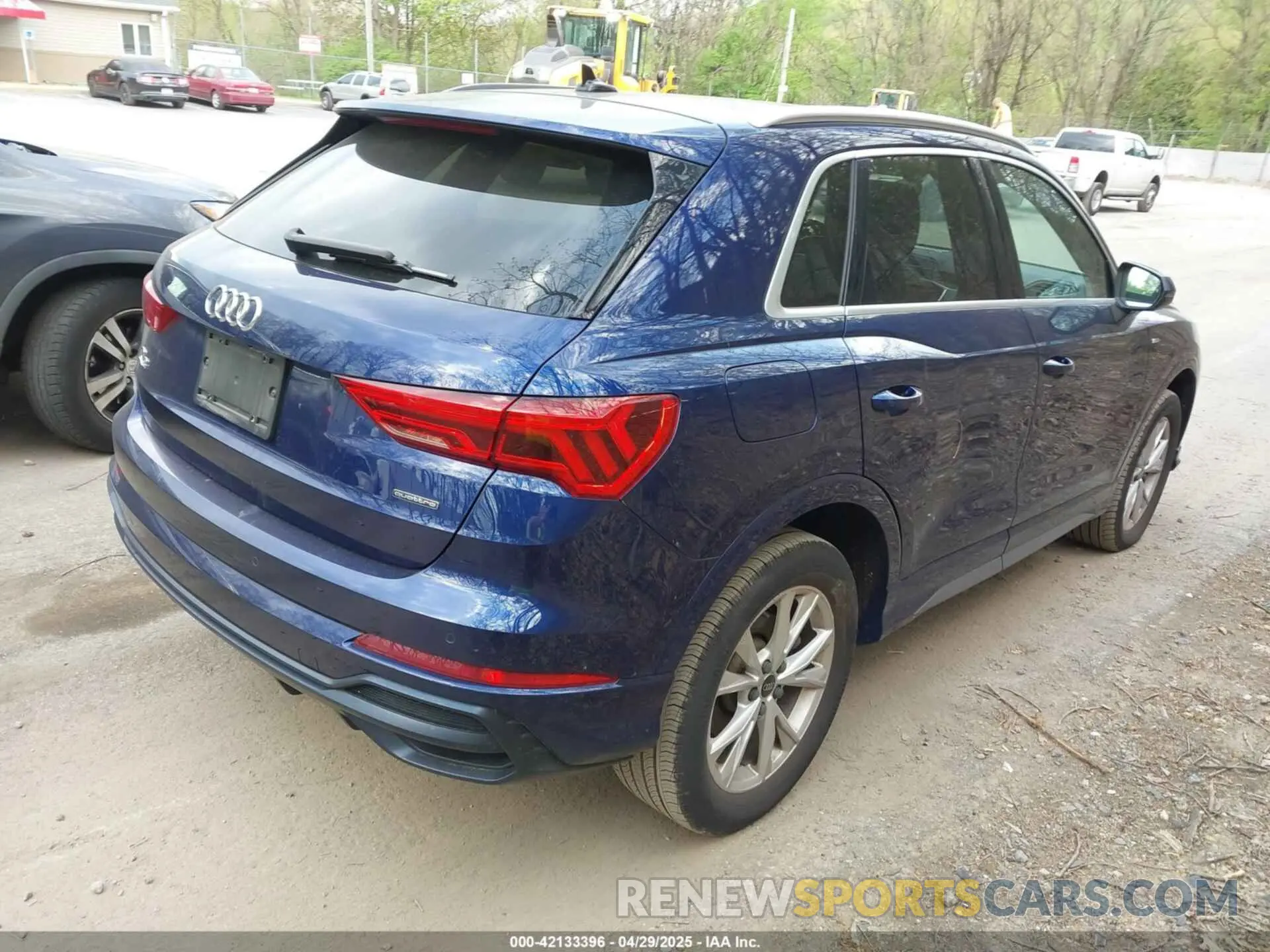 4 Photograph of a damaged car WA1DECF31M1031368 AUDI Q3 2021