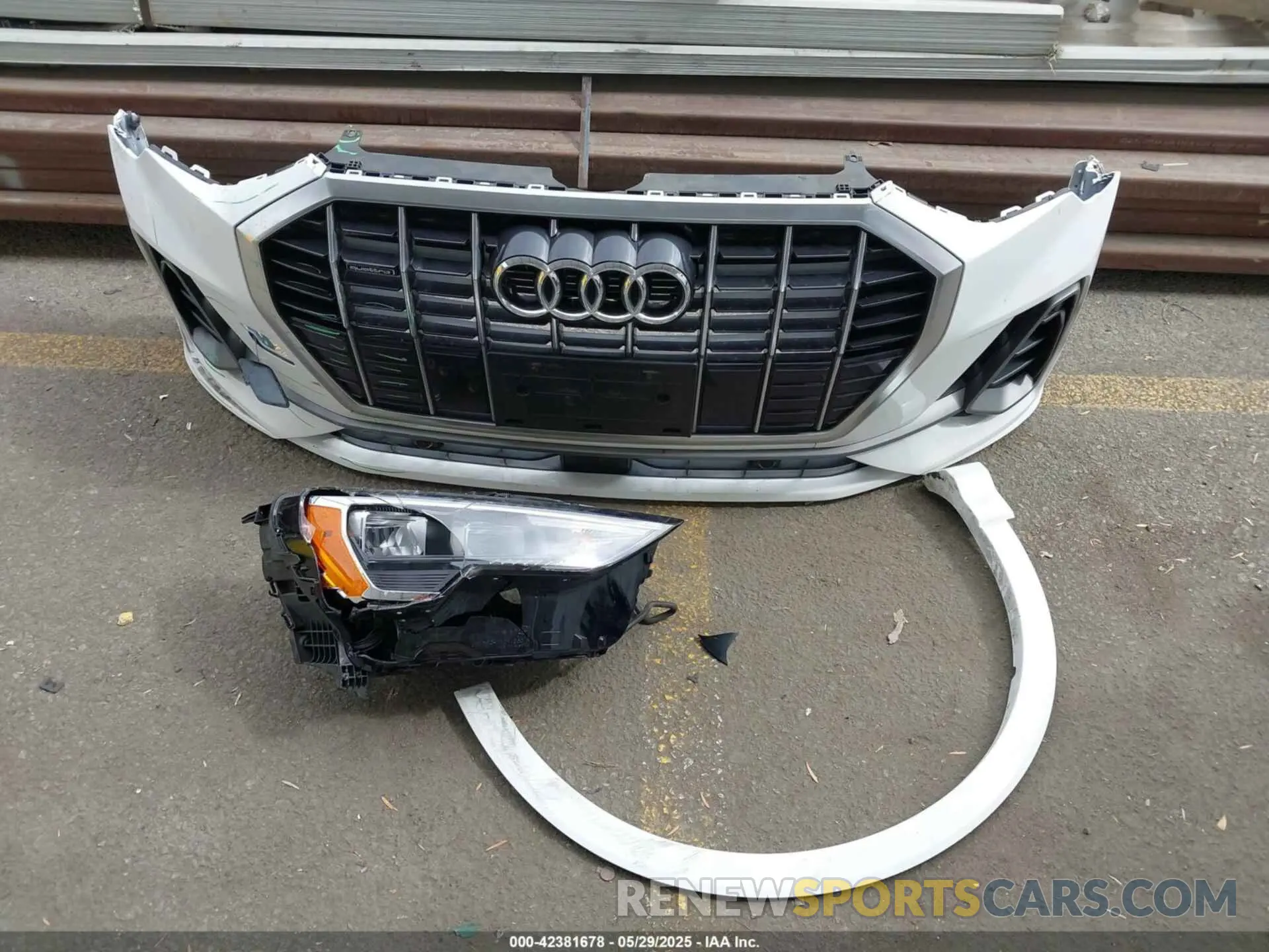 12 Photograph of a damaged car WA1DECF31M1074155 AUDI Q3 2021