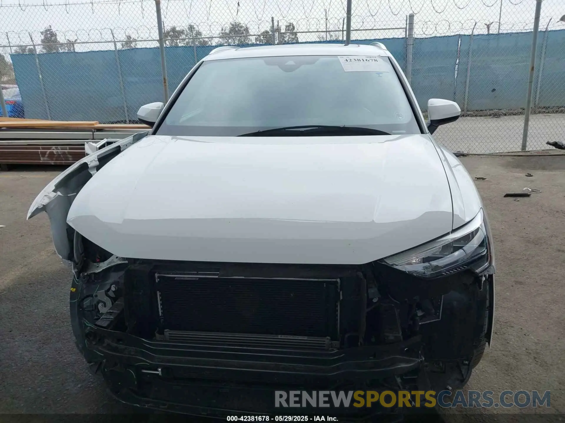 13 Photograph of a damaged car WA1DECF31M1074155 AUDI Q3 2021
