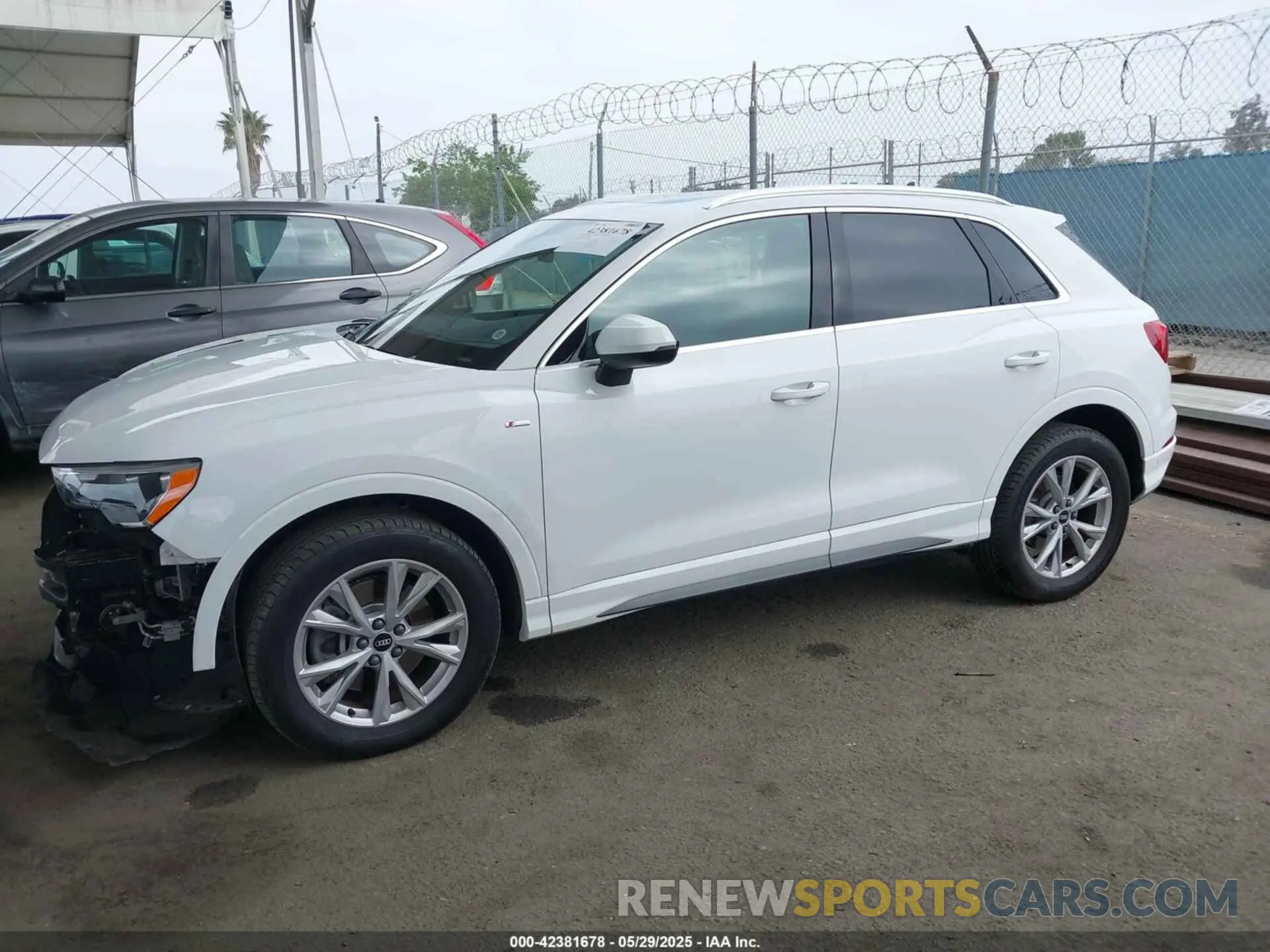 15 Photograph of a damaged car WA1DECF31M1074155 AUDI Q3 2021
