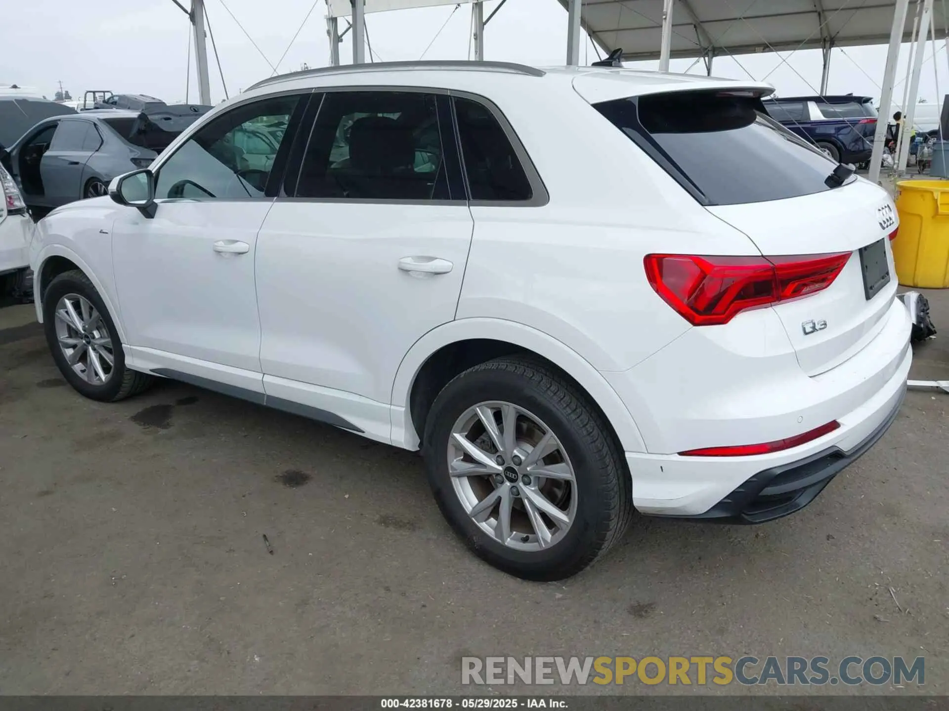 3 Photograph of a damaged car WA1DECF31M1074155 AUDI Q3 2021