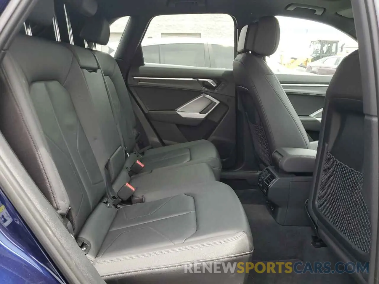 11 Photograph of a damaged car WA1DECF32M1032528 AUDI Q3 2021