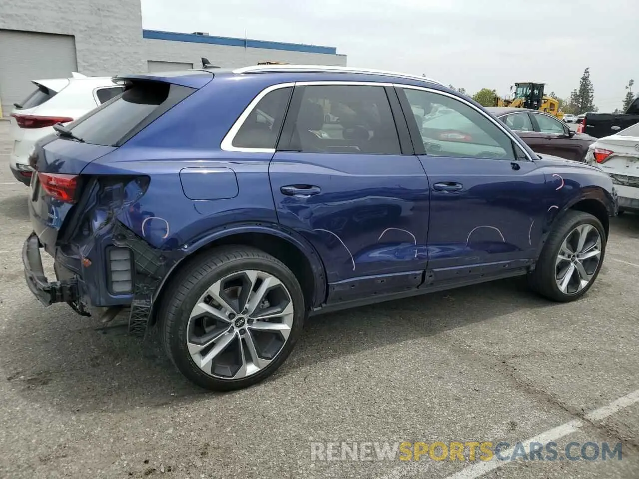 3 Photograph of a damaged car WA1DECF32M1032528 AUDI Q3 2021