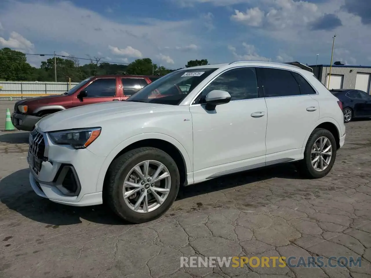 1 Photograph of a damaged car WA1DECF32M1045084 AUDI Q3 2021