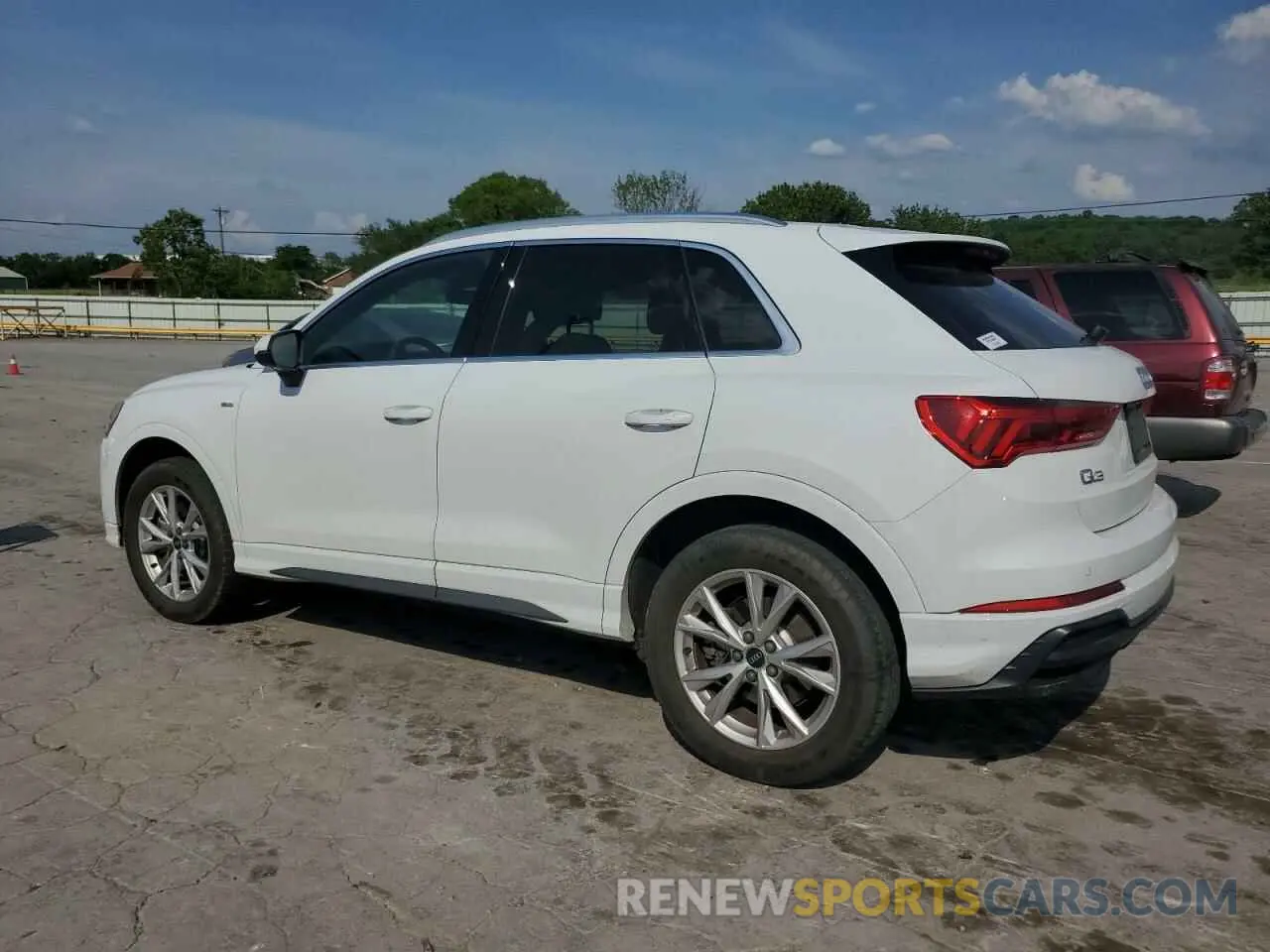2 Photograph of a damaged car WA1DECF32M1045084 AUDI Q3 2021