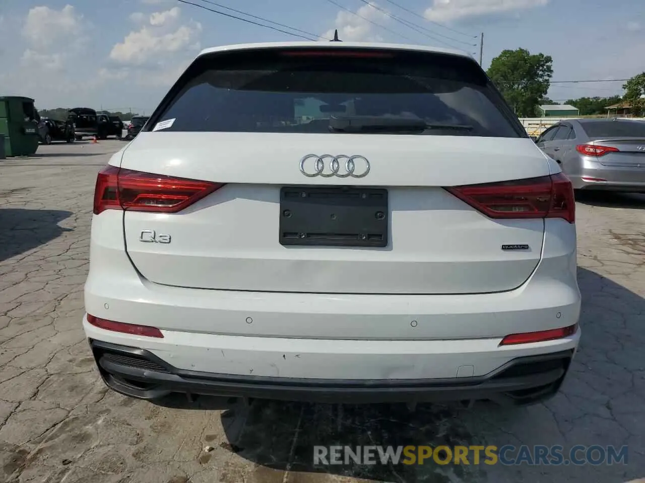 6 Photograph of a damaged car WA1DECF32M1045084 AUDI Q3 2021