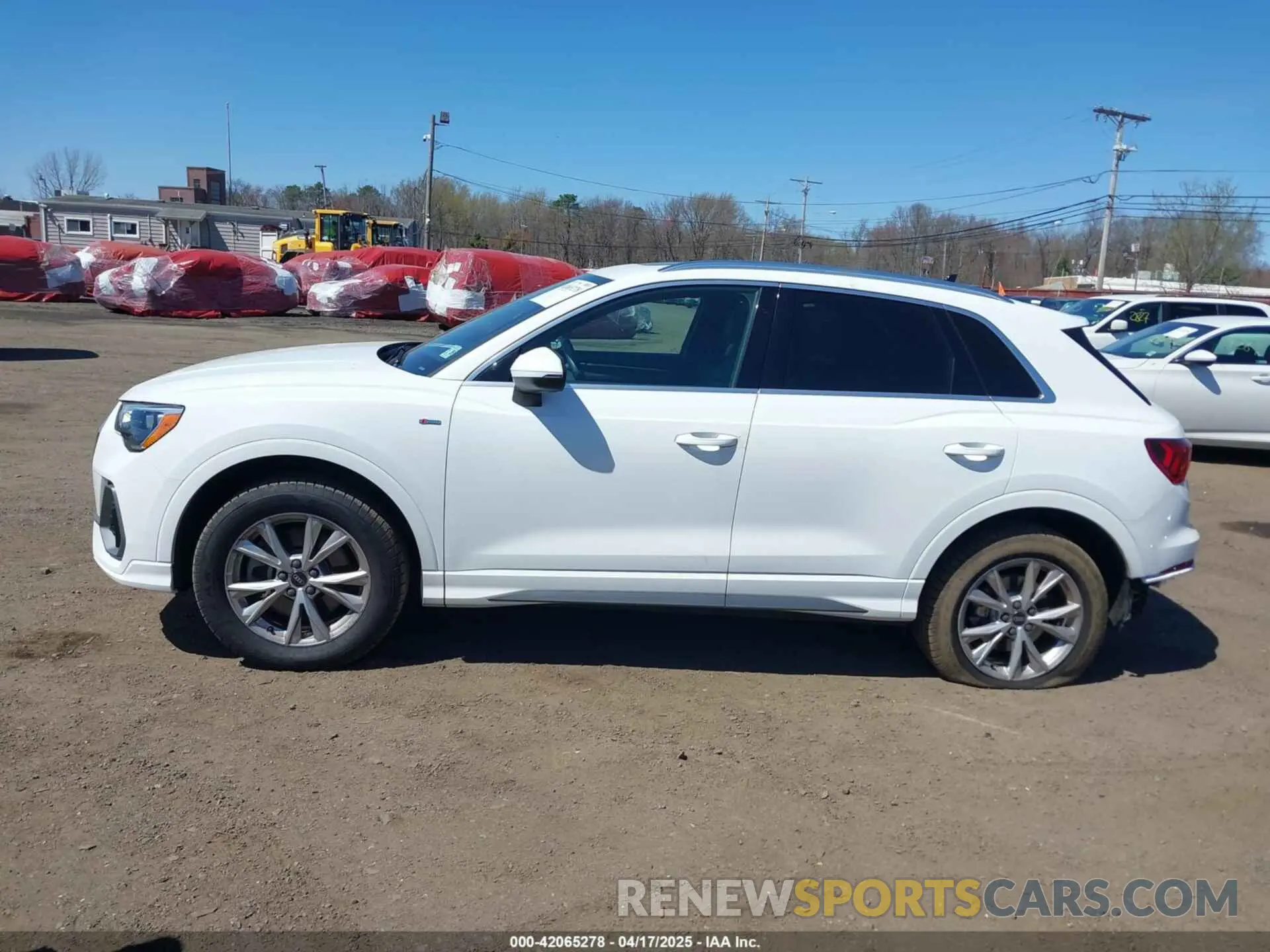 14 Photograph of a damaged car WA1DECF32M1054786 AUDI Q3 2021