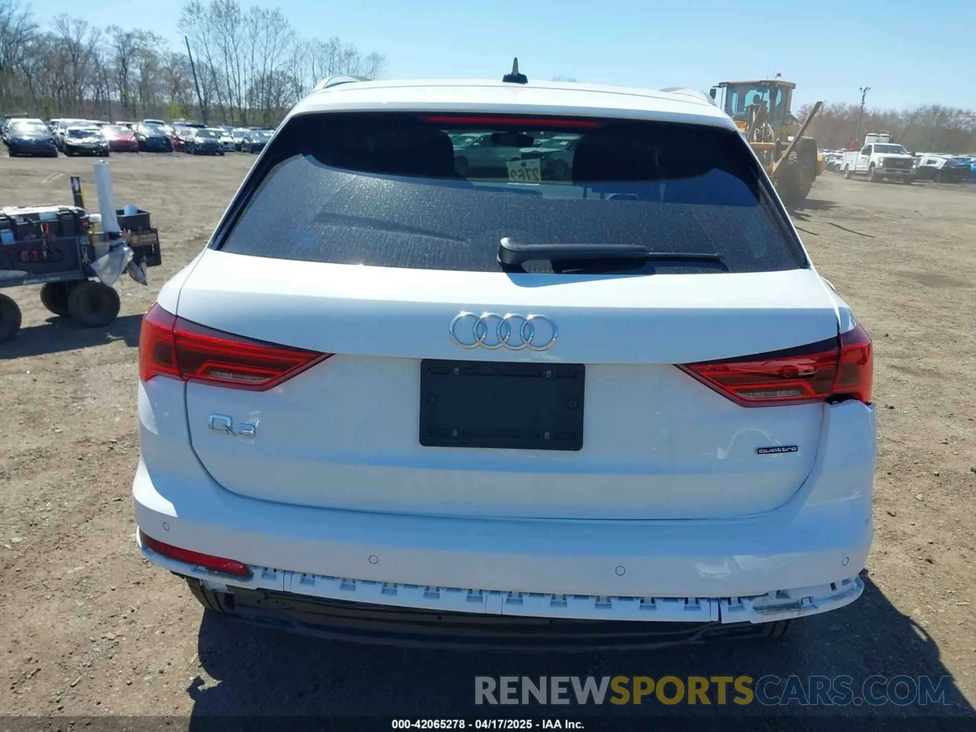 16 Photograph of a damaged car WA1DECF32M1054786 AUDI Q3 2021