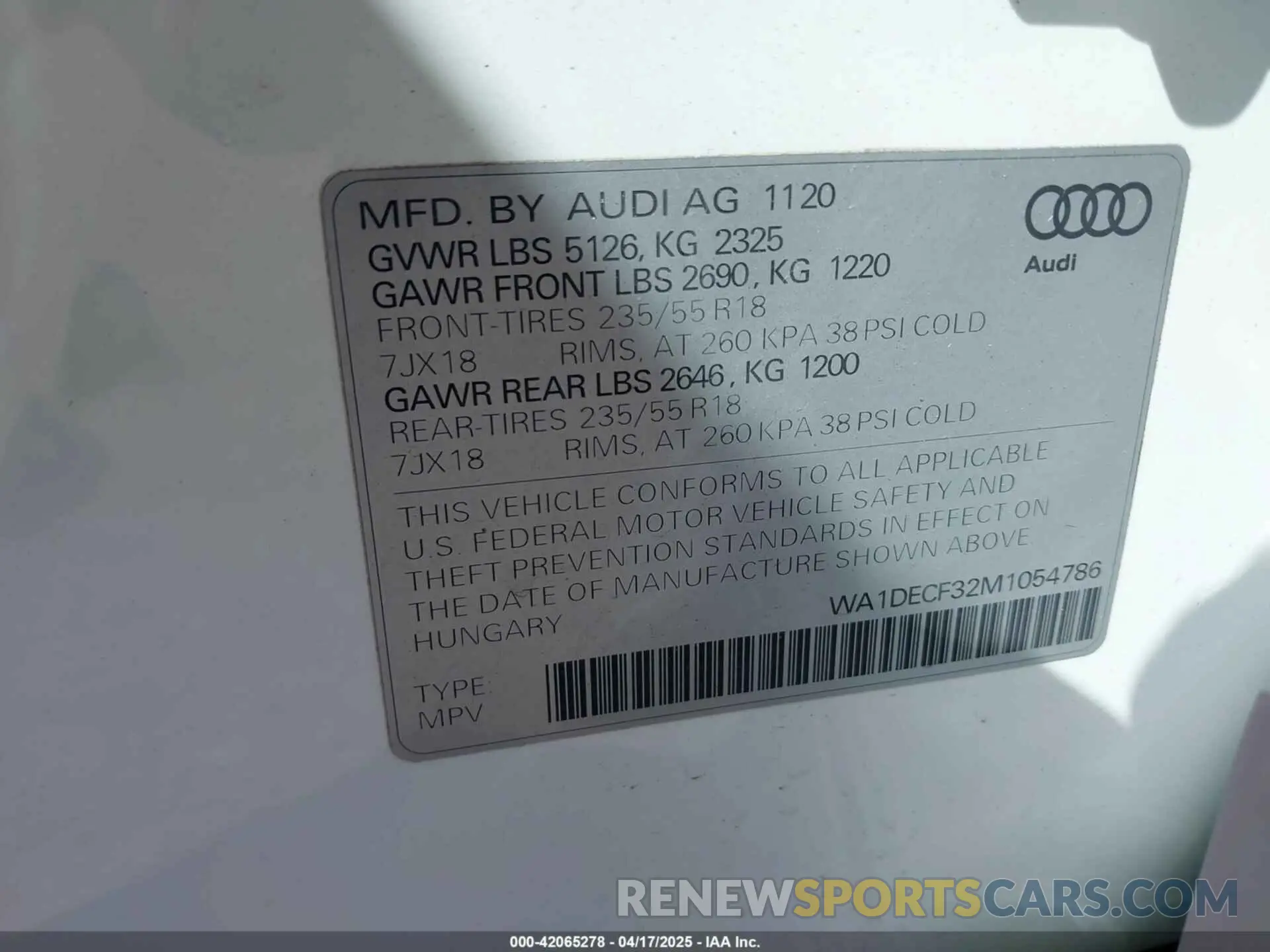 9 Photograph of a damaged car WA1DECF32M1054786 AUDI Q3 2021