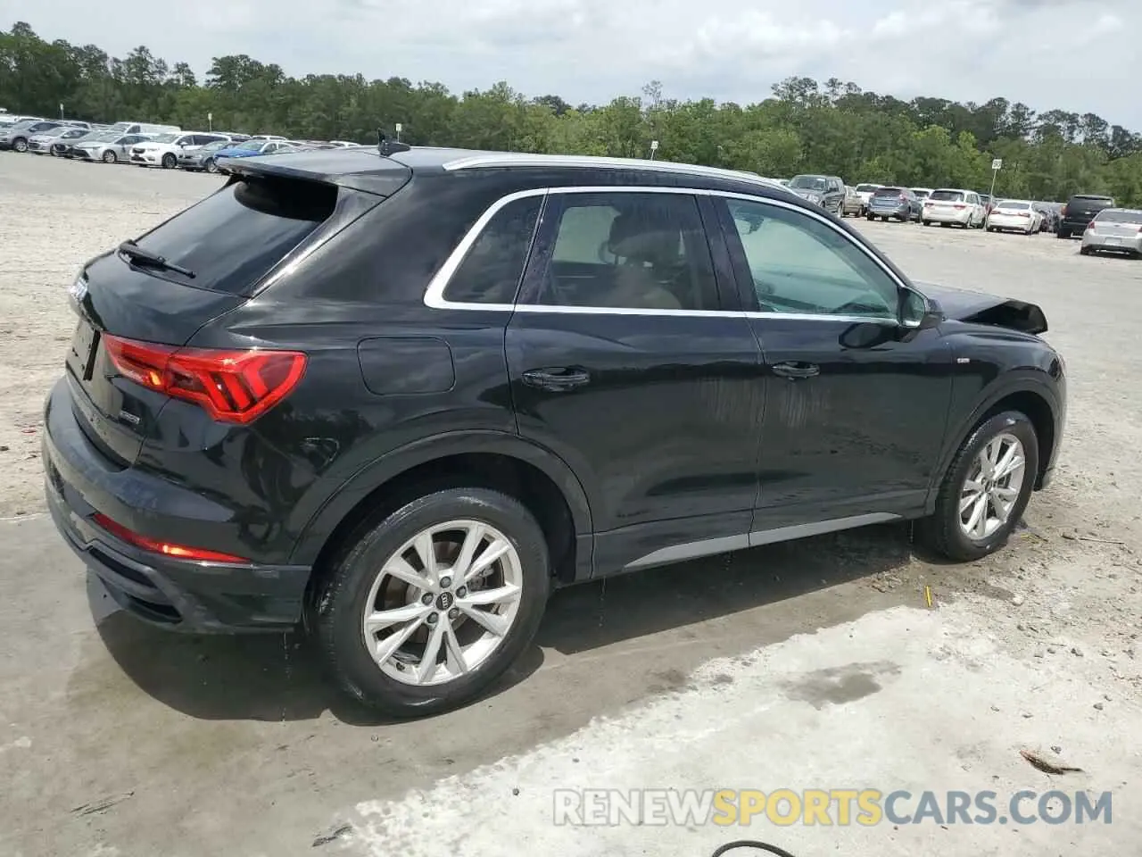 3 Photograph of a damaged car WA1DECF32M1129454 AUDI Q3 2021