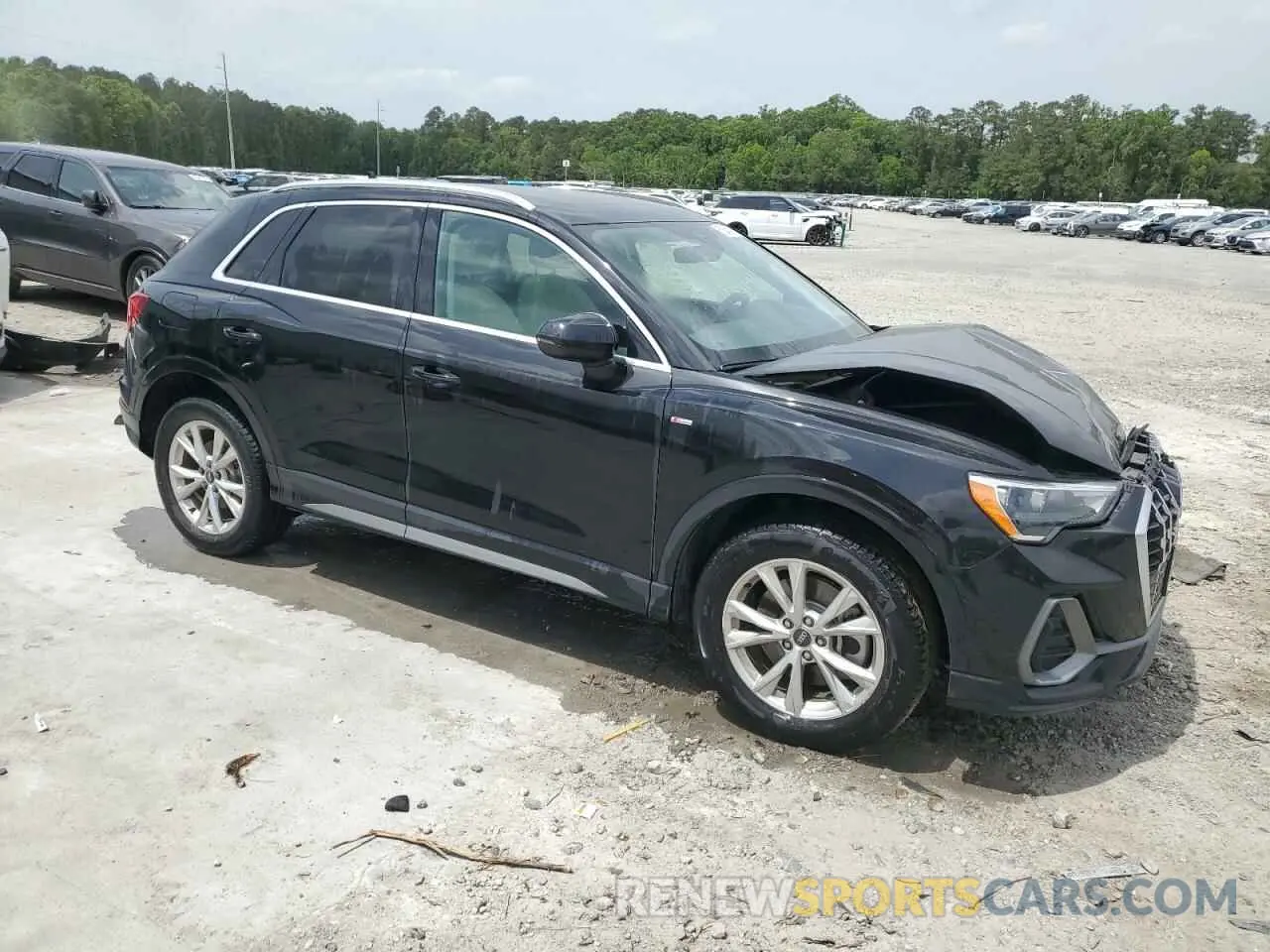 4 Photograph of a damaged car WA1DECF32M1129454 AUDI Q3 2021