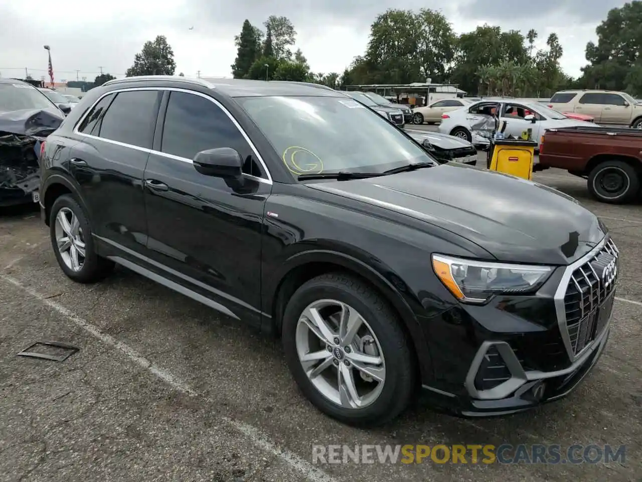 1 Photograph of a damaged car WA1DECF33M1012773 AUDI Q3 2021