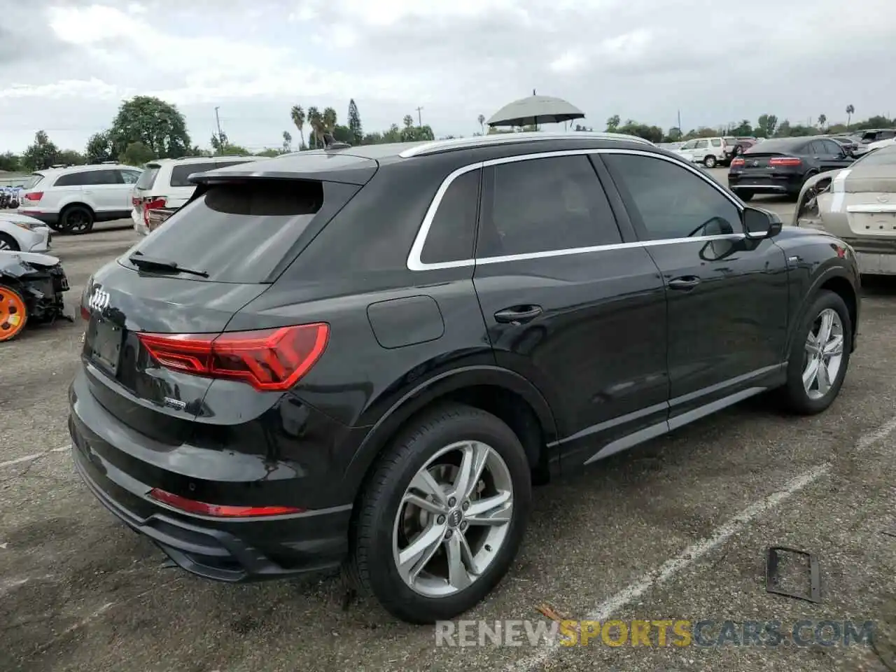 4 Photograph of a damaged car WA1DECF33M1012773 AUDI Q3 2021