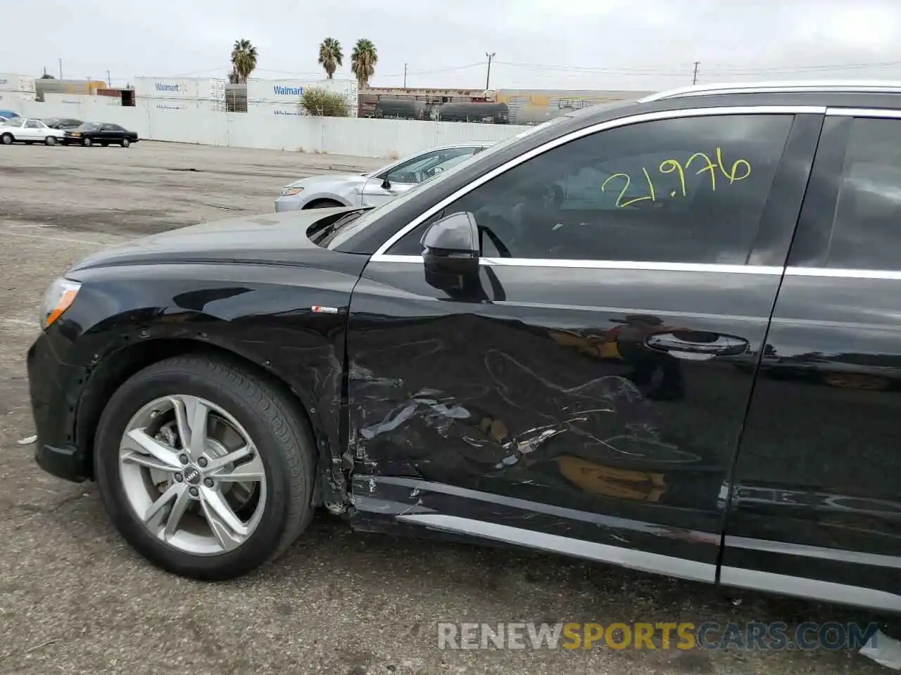 9 Photograph of a damaged car WA1DECF33M1012773 AUDI Q3 2021