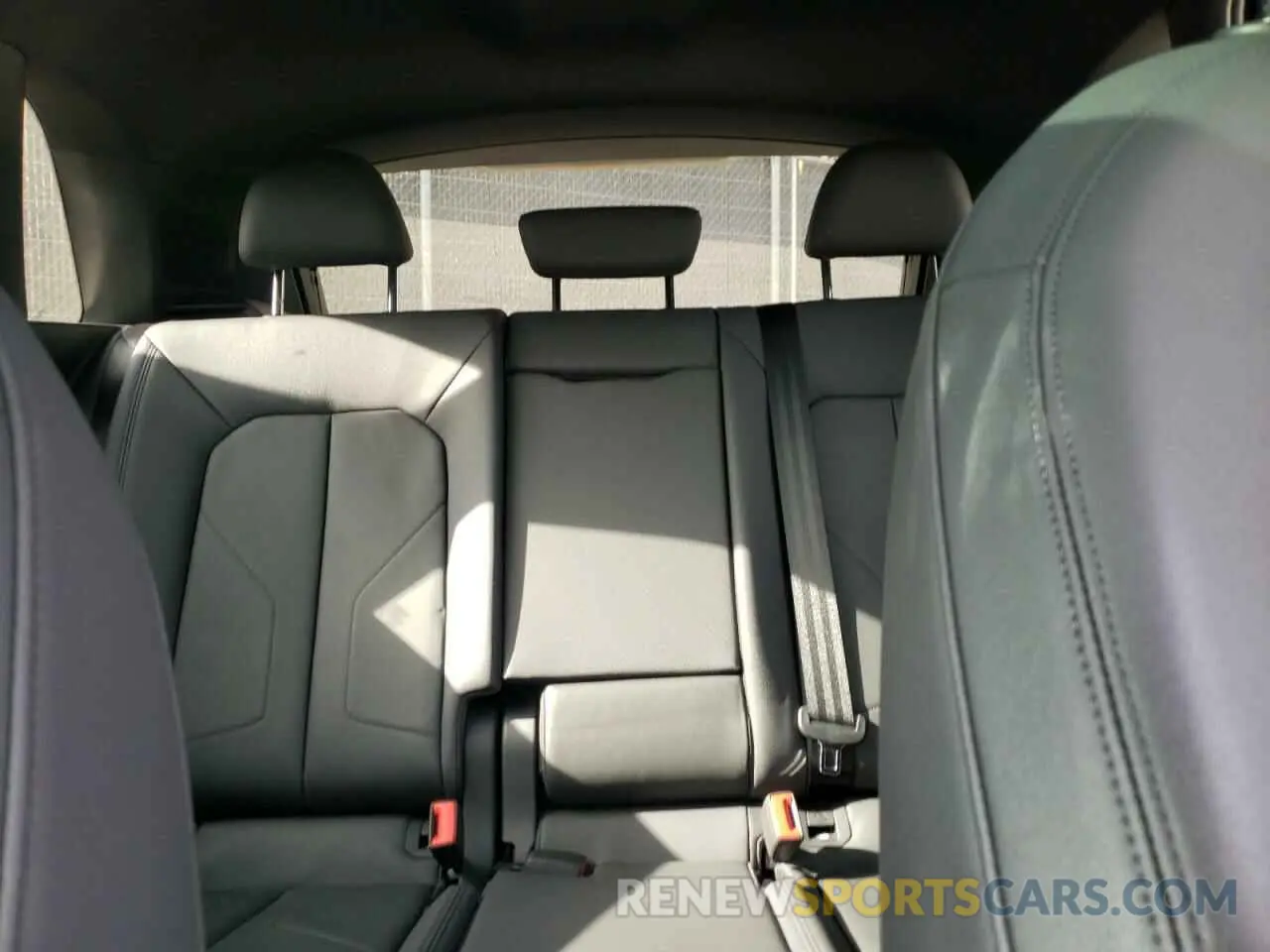 10 Photograph of a damaged car WA1DECF33M1028830 AUDI Q3 2021
