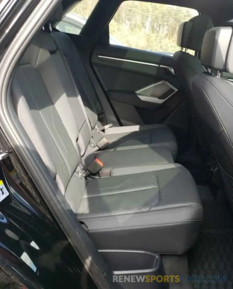 11 Photograph of a damaged car WA1DECF33M1028830 AUDI Q3 2021