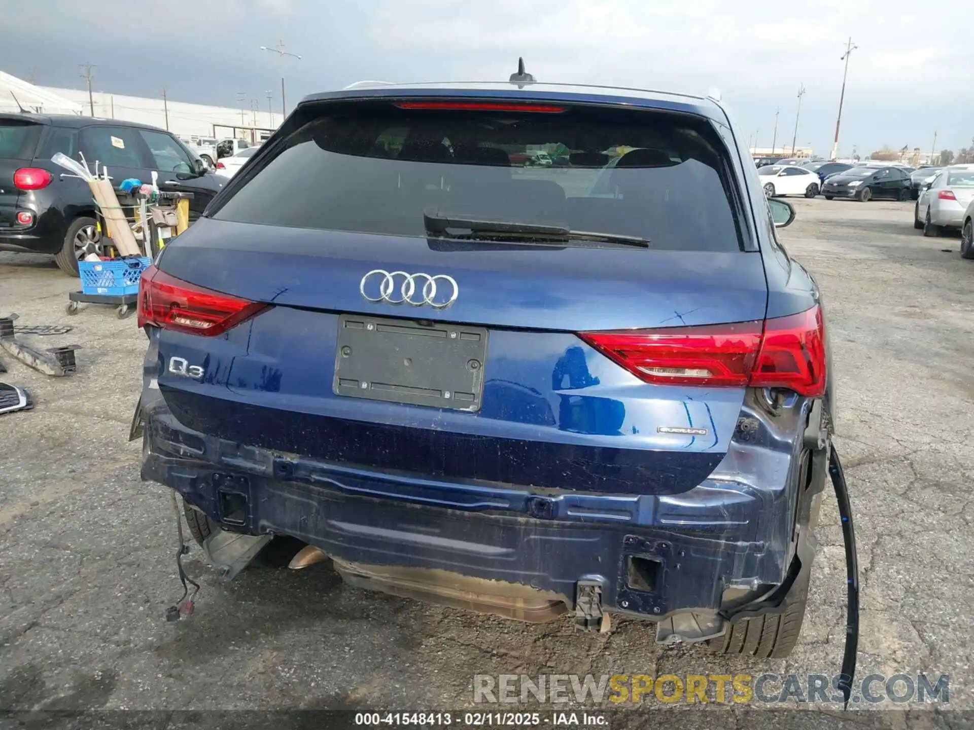 17 Photograph of a damaged car WA1DECF33M1036703 AUDI Q3 2021