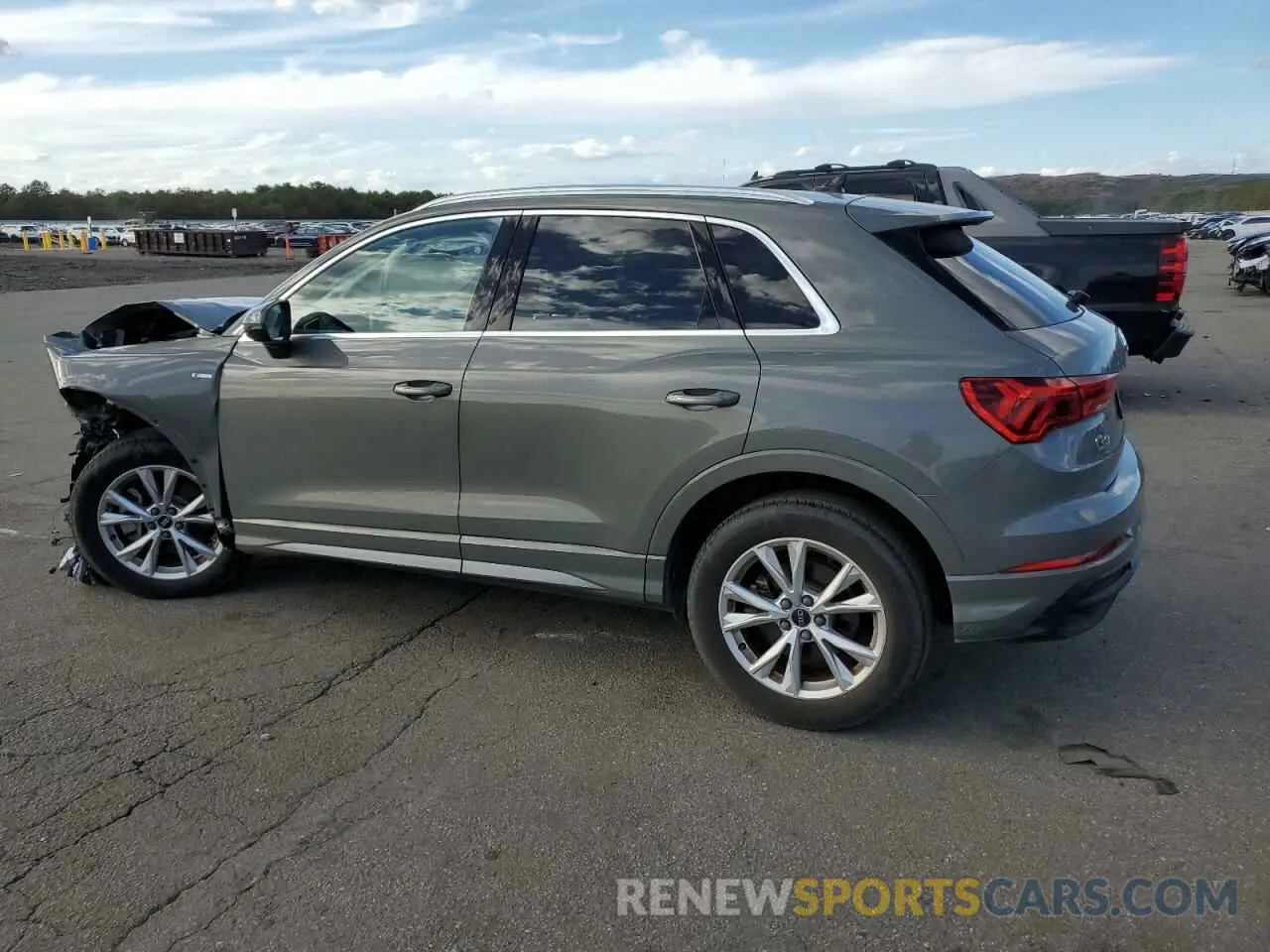 2 Photograph of a damaged car WA1DECF33M1040069 AUDI Q3 2021