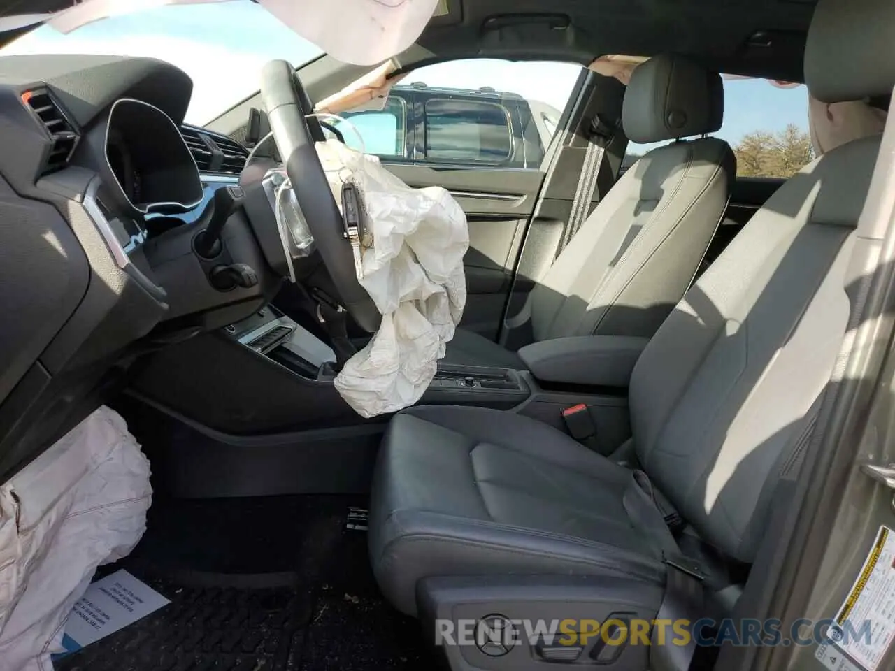 7 Photograph of a damaged car WA1DECF33M1040069 AUDI Q3 2021
