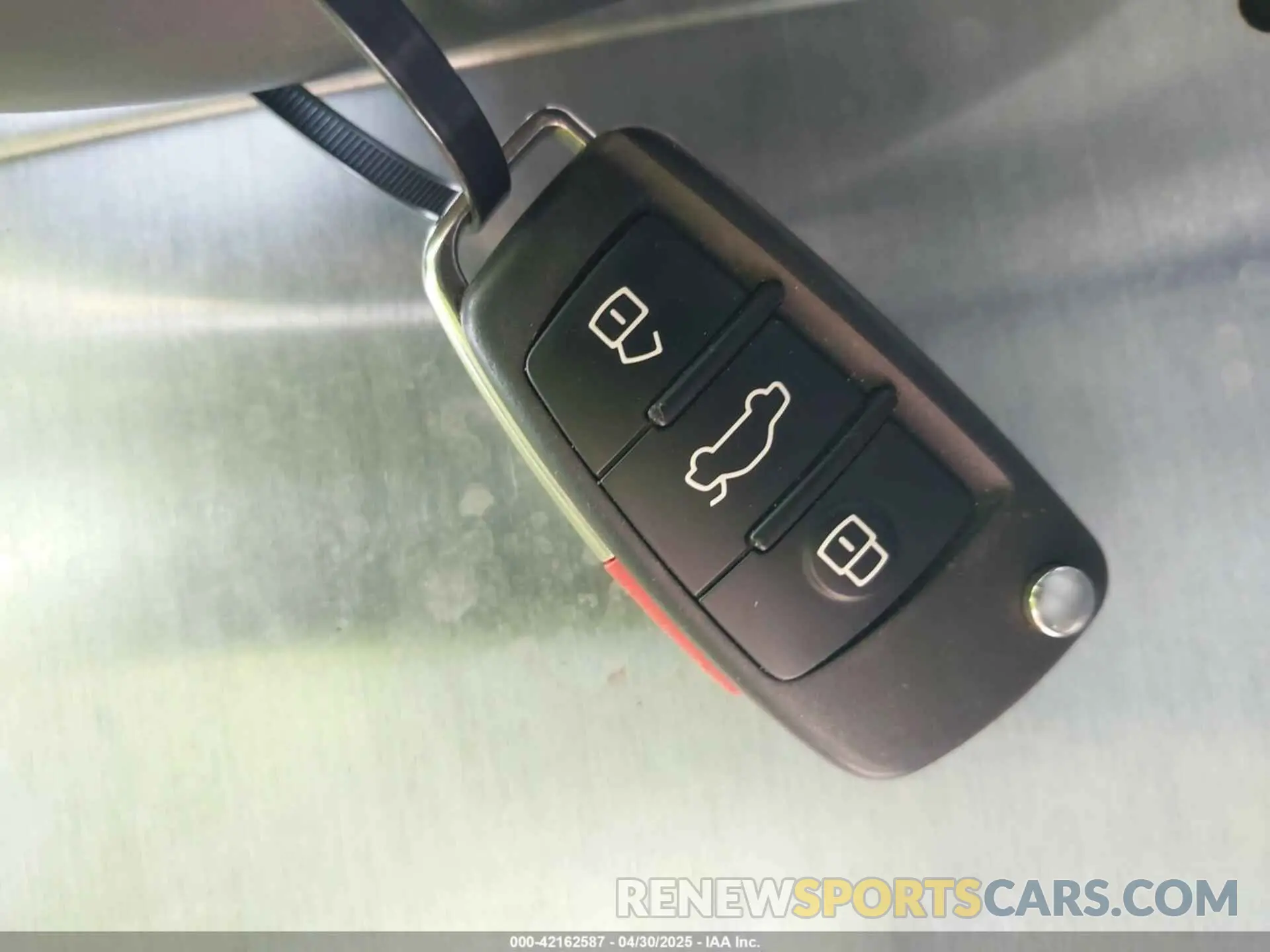 11 Photograph of a damaged car WA1DECF33M1040282 AUDI Q3 2021