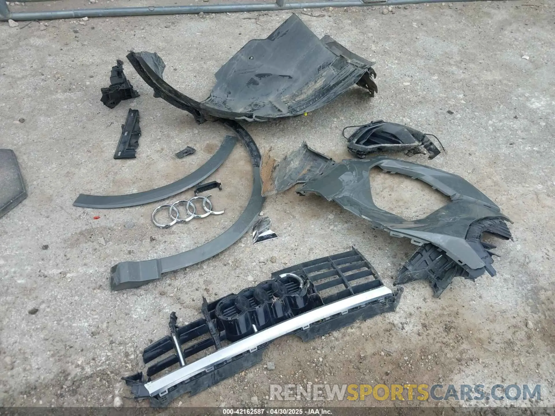 12 Photograph of a damaged car WA1DECF33M1040282 AUDI Q3 2021