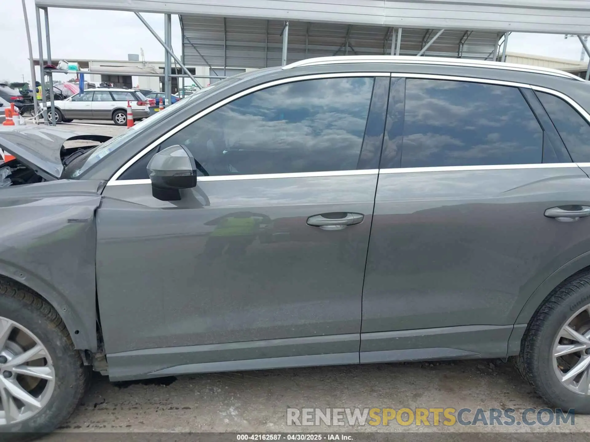 15 Photograph of a damaged car WA1DECF33M1040282 AUDI Q3 2021