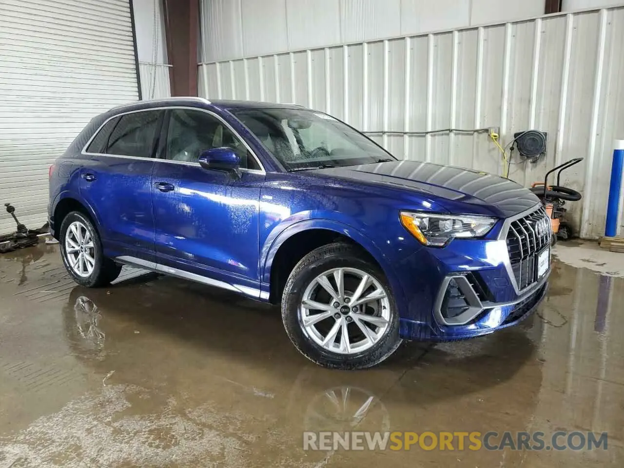 4 Photograph of a damaged car WA1DECF33M1050472 AUDI Q3 2021