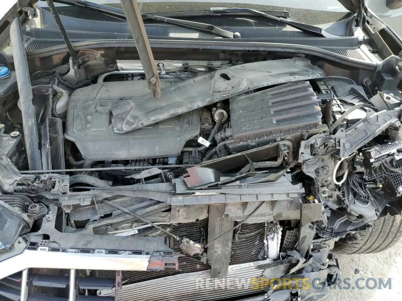 13 Photograph of a damaged car WA1DECF33M1082709 AUDI Q3 2021