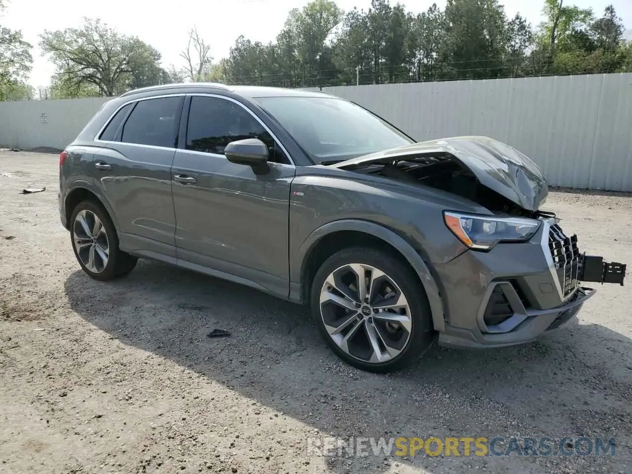 4 Photograph of a damaged car WA1DECF33M1082709 AUDI Q3 2021