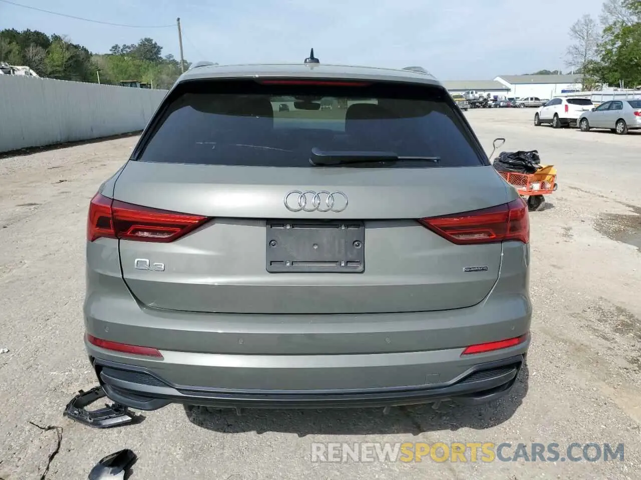 6 Photograph of a damaged car WA1DECF33M1082709 AUDI Q3 2021