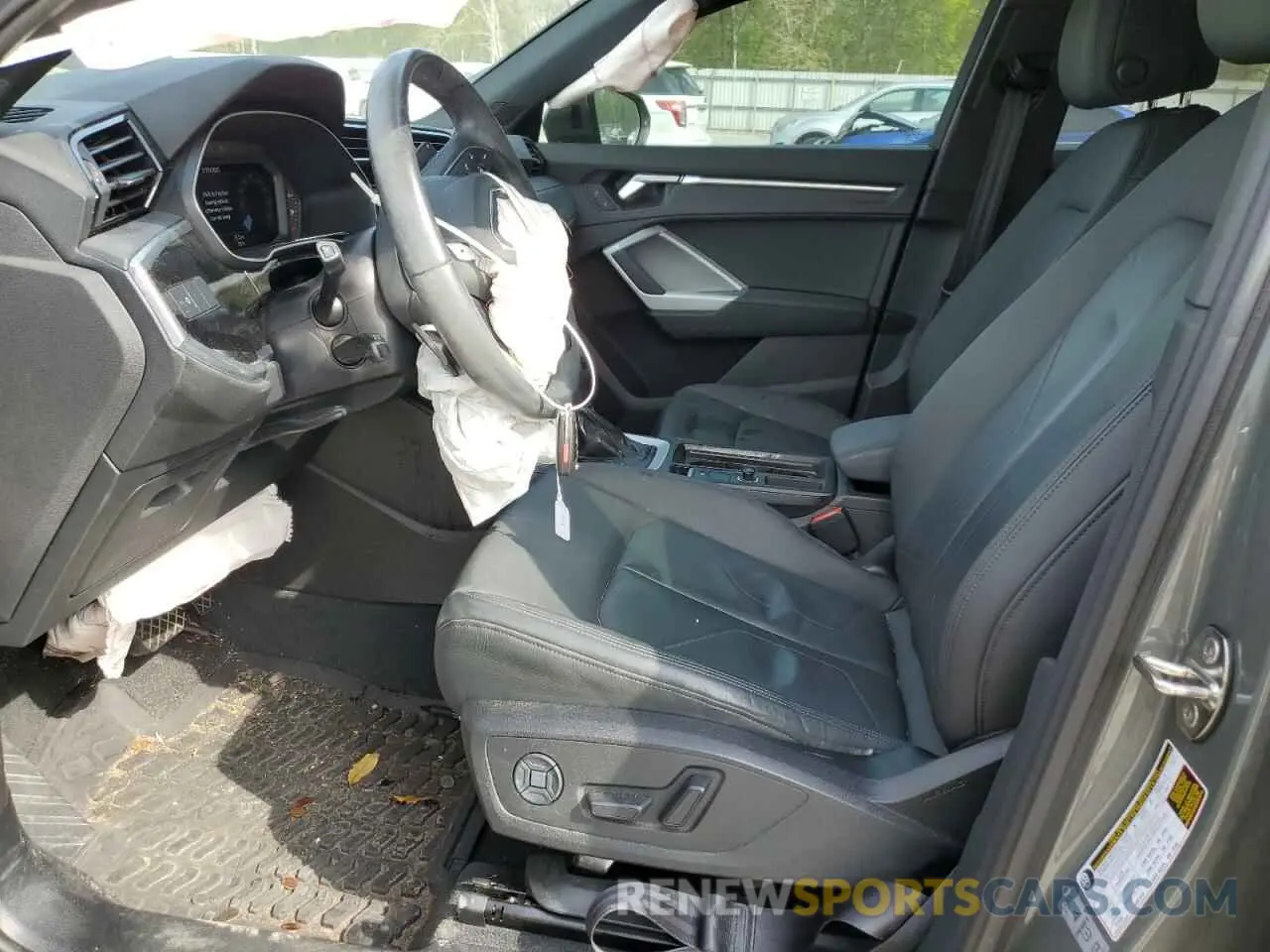 7 Photograph of a damaged car WA1DECF33M1082709 AUDI Q3 2021
